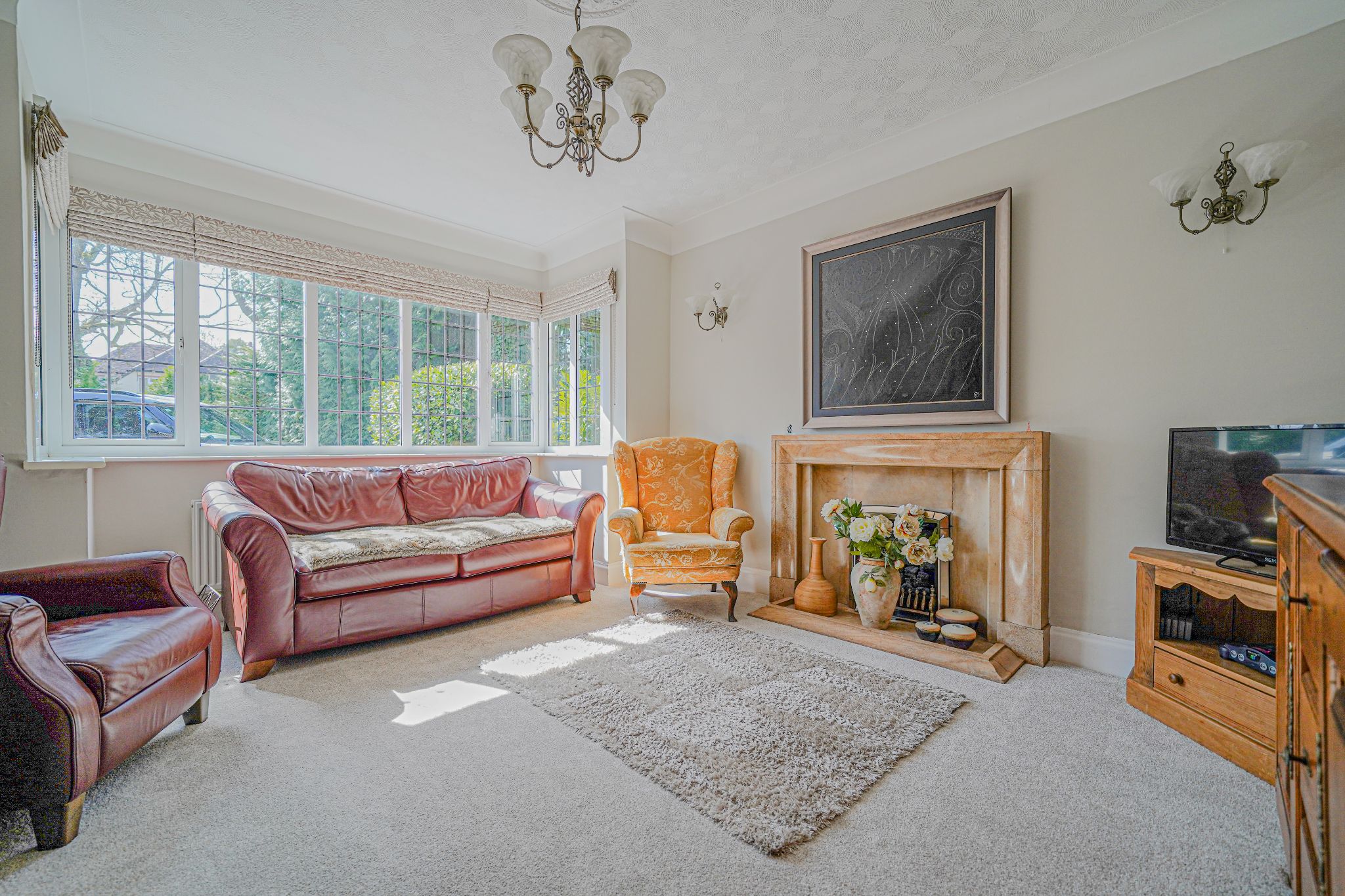 4 bedroom detached house SSTC in Solihull - Photograph 4.