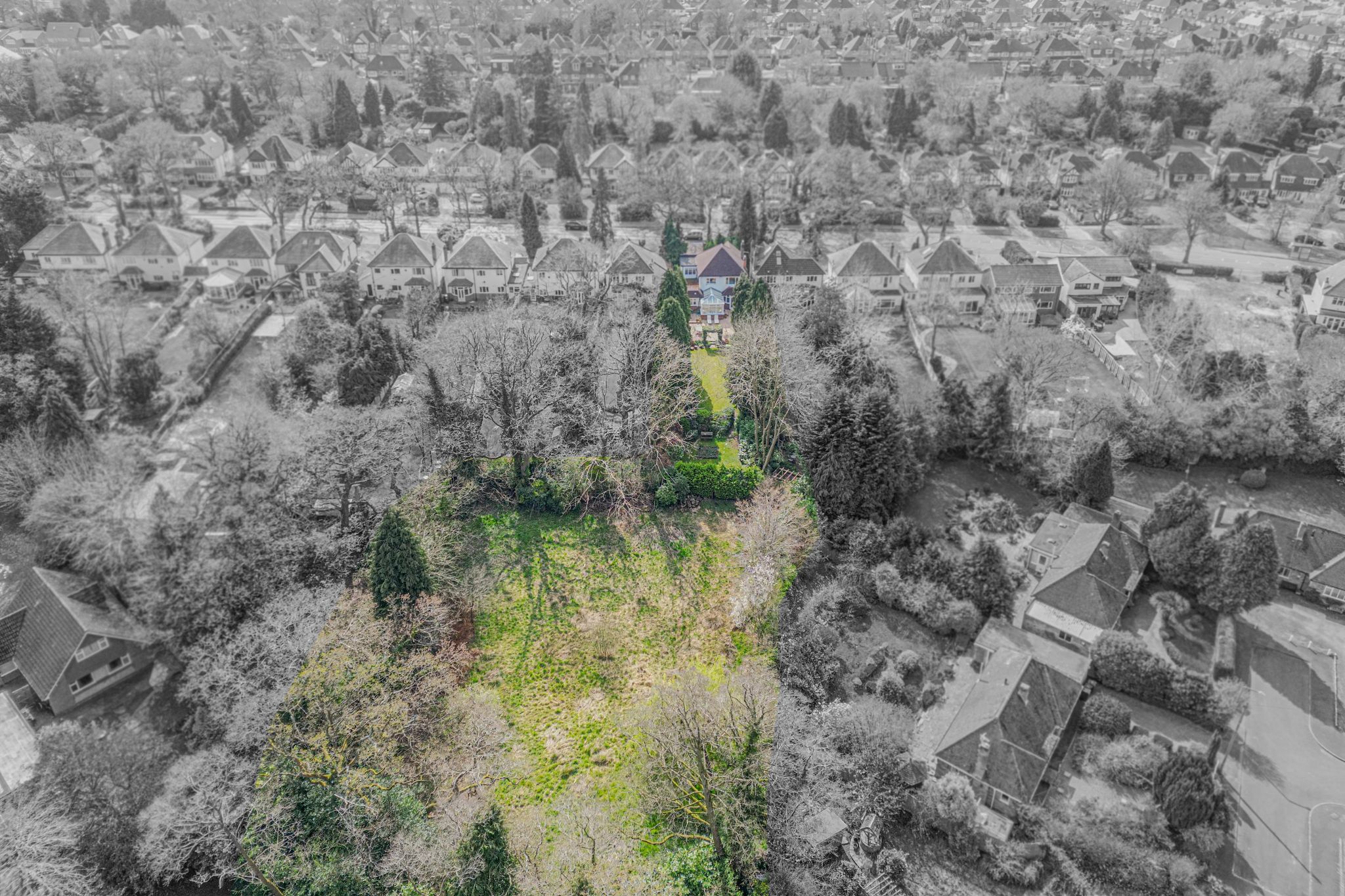 4 bedroom detached house SSTC in Solihull - Photograph 2.