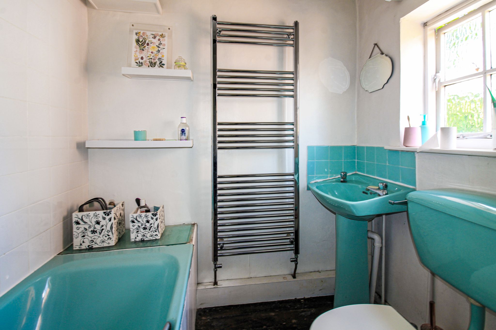 2 bedroom cottage house SSTC in Solihull - Photograph 9.