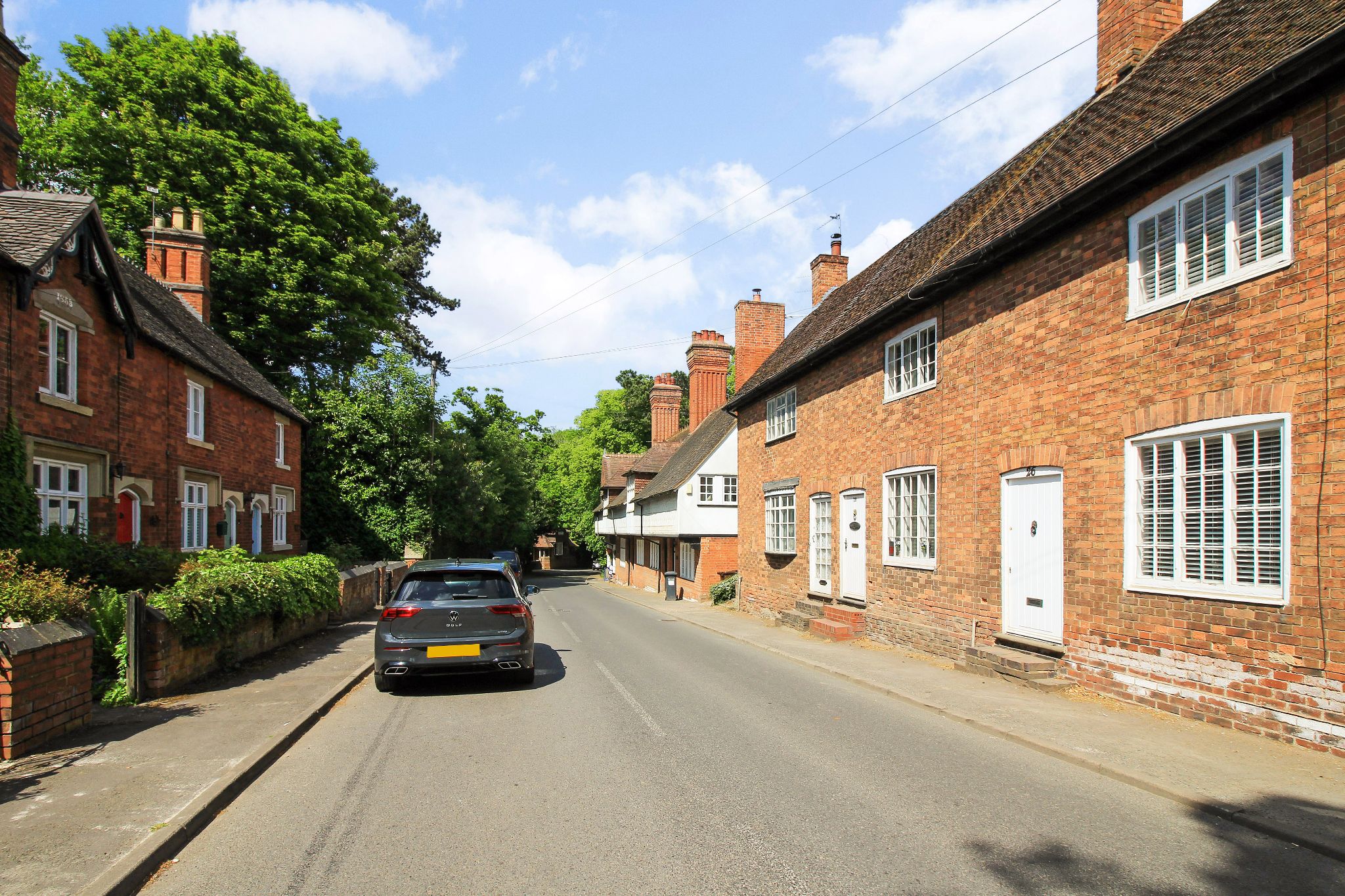 2 bedroom cottage house SSTC in Solihull - Photograph 6.