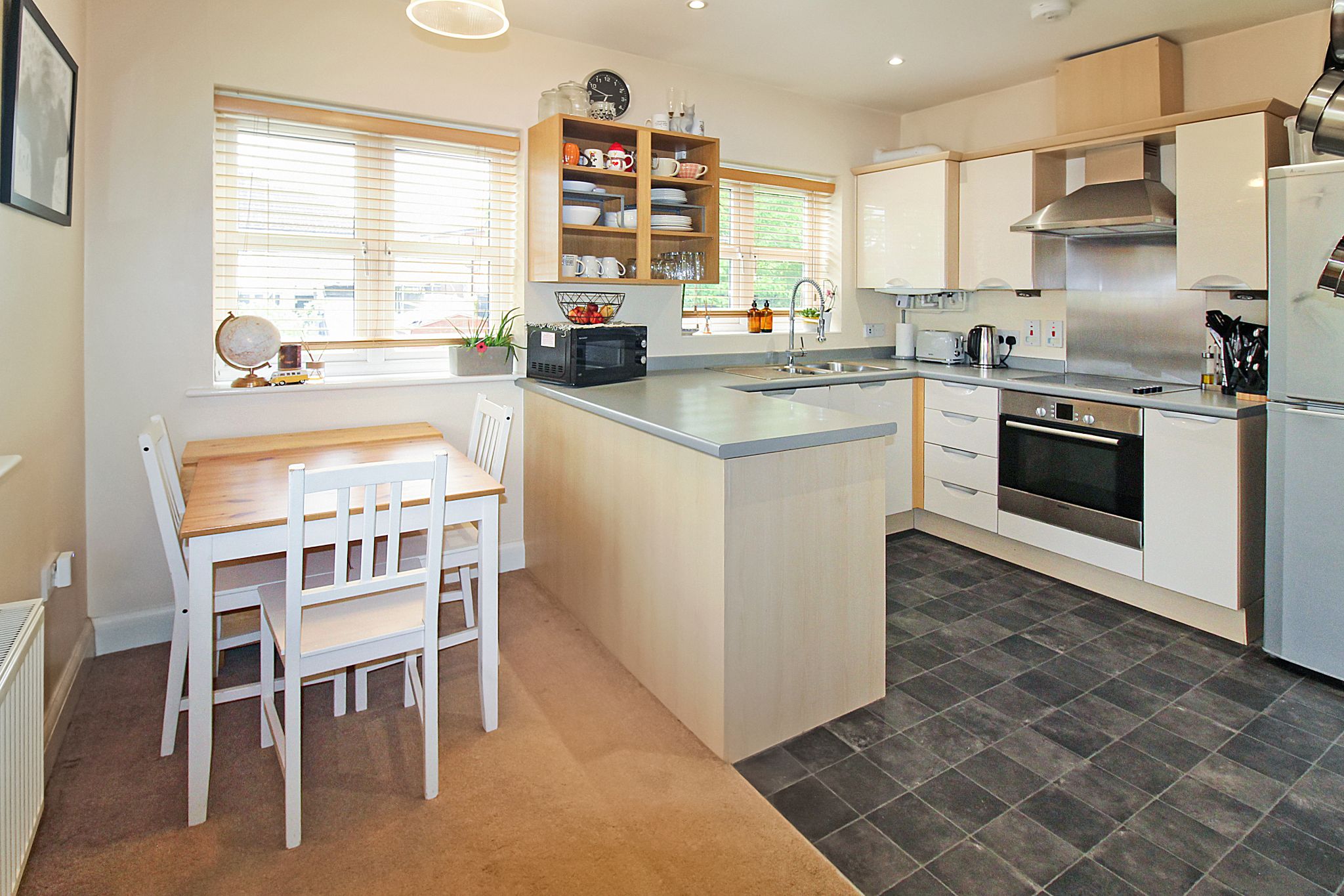 2 bedroom apartment flat/apartment SSTC in Solihull - Photograph 7.