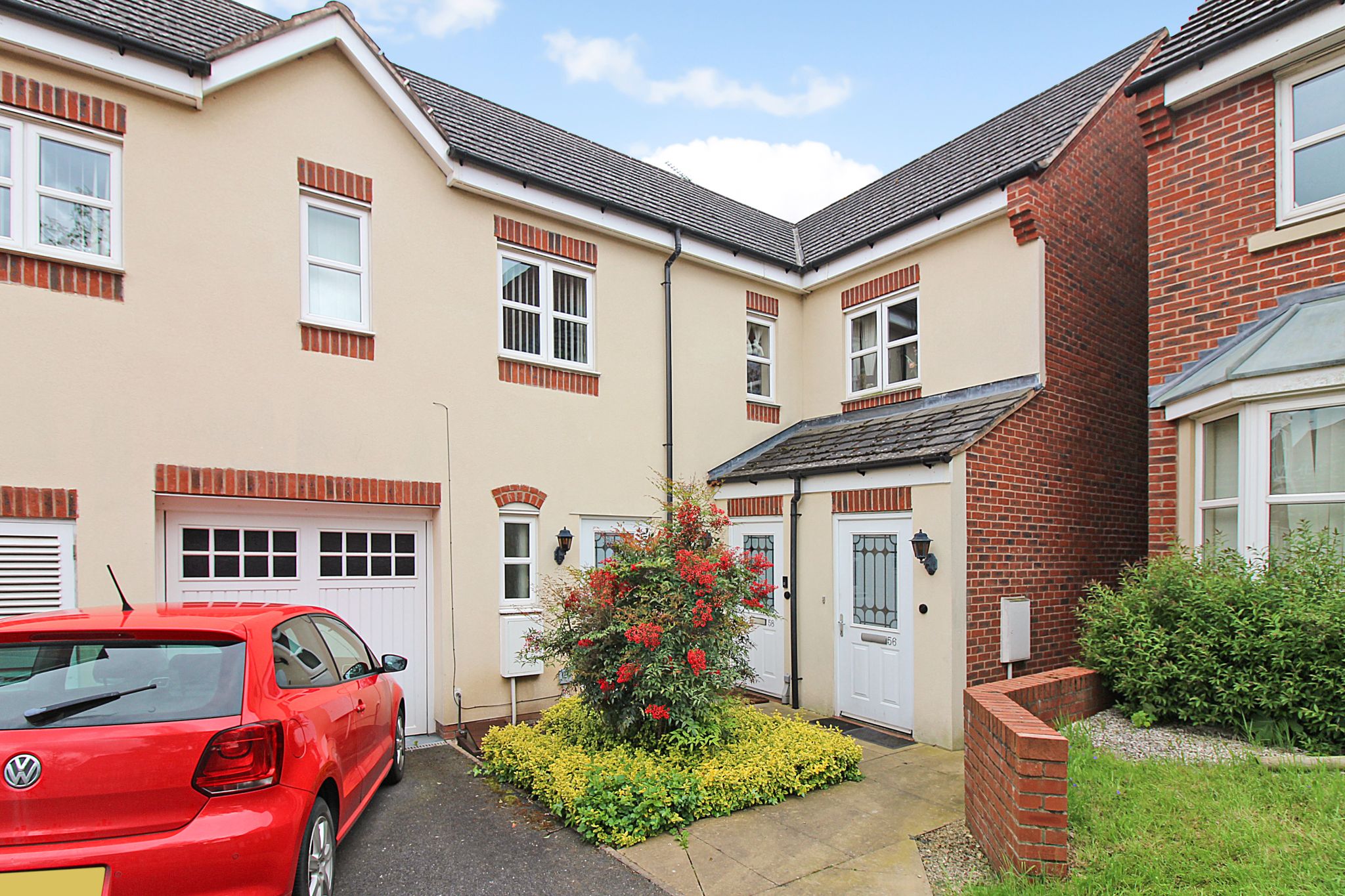 2 bedroom apartment flat/apartment SSTC in Solihull - Photograph 1.