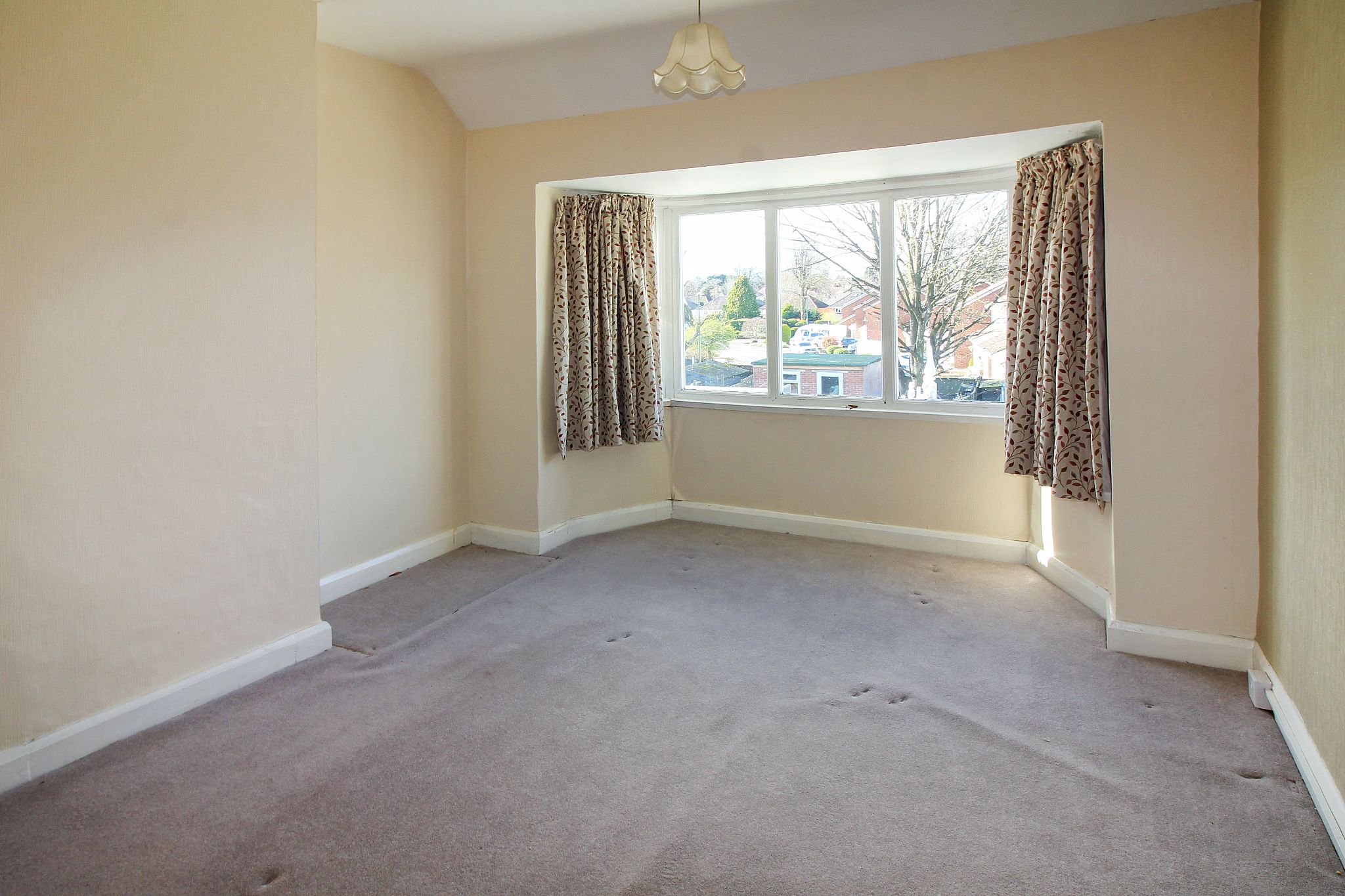 3 bedroom semi-detached house SSTC in Solihull - Photograph 8.