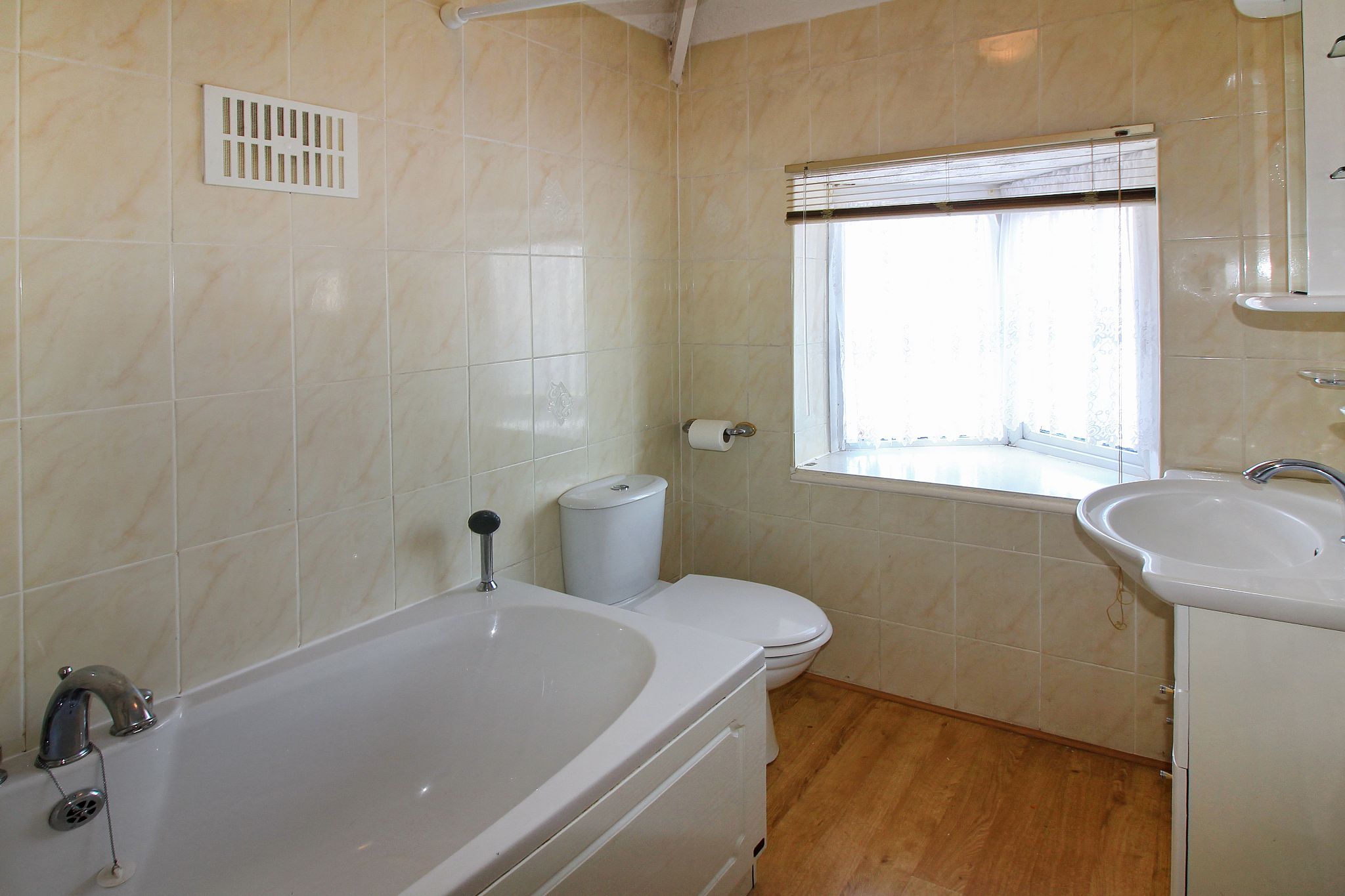3 bedroom semi-detached house SSTC in Solihull - Photograph 12.