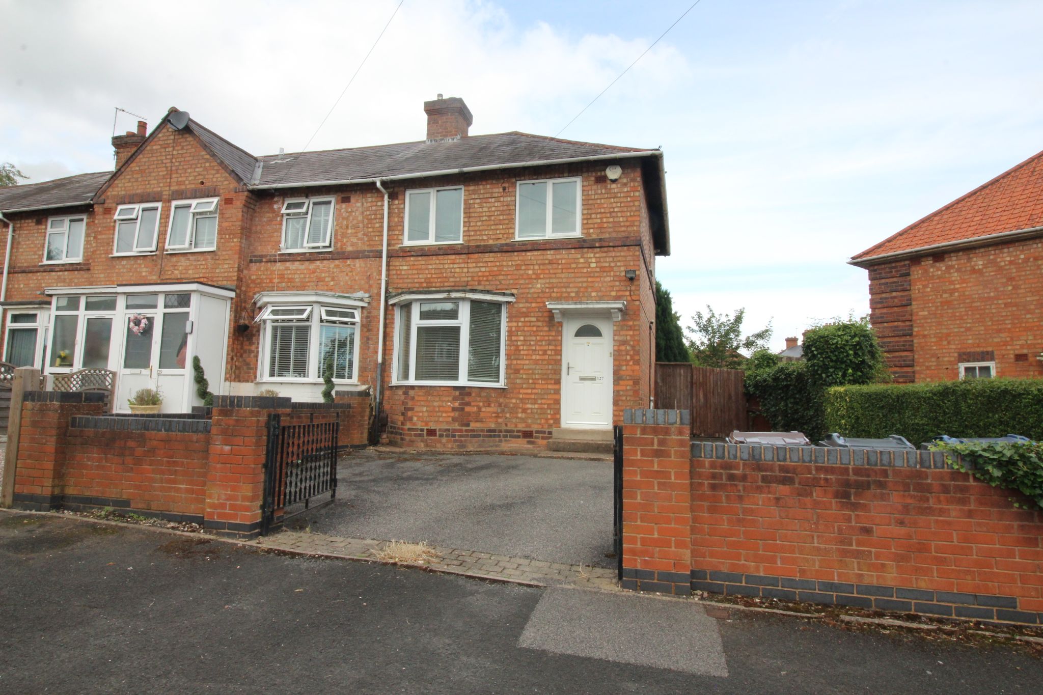 3 bedroom end terraced house SSTC in Birmingham - Photograph 1.