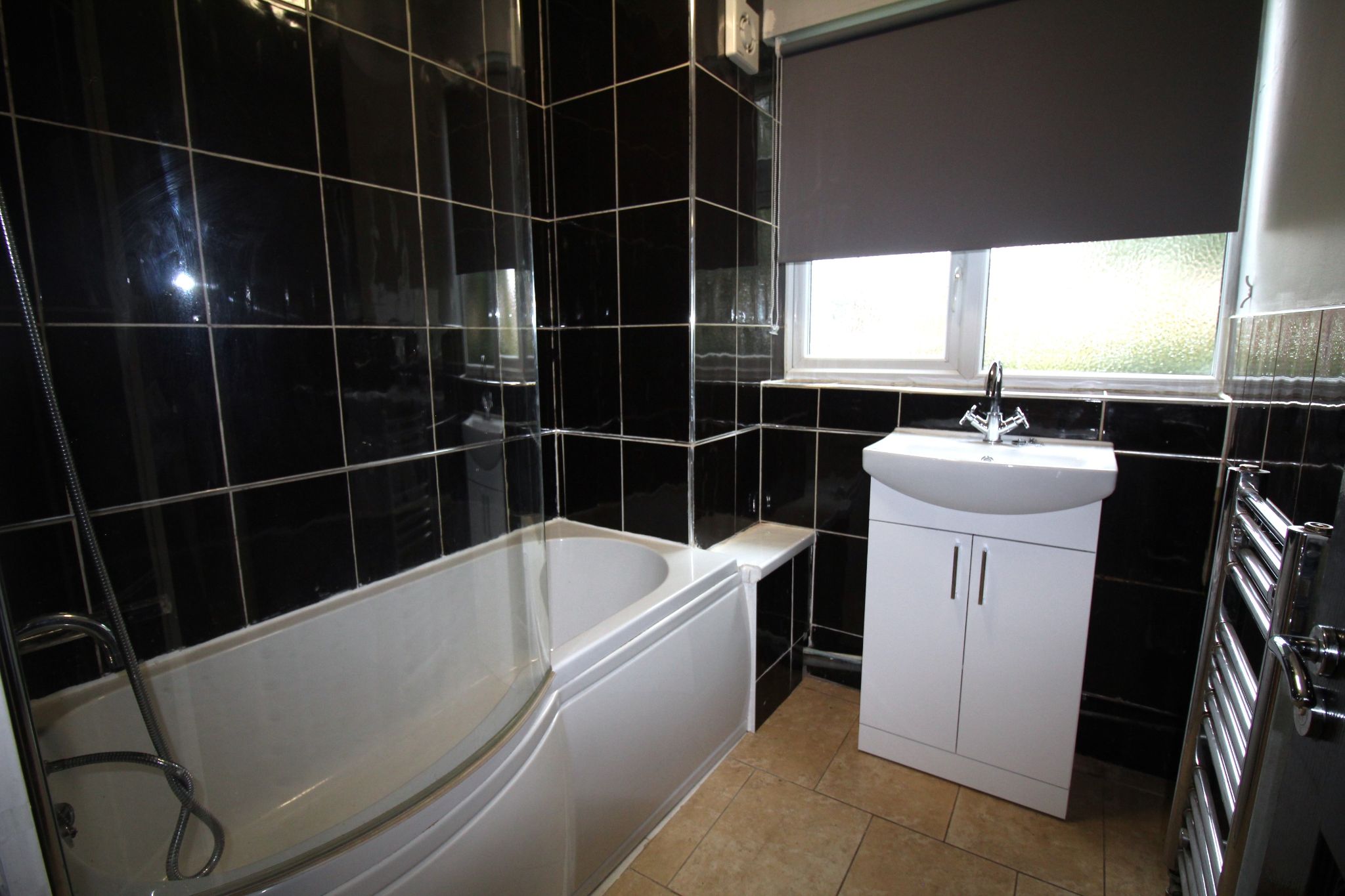2 bedroom apartment flat/apartment SSTC in Solihull - Photograph 5.