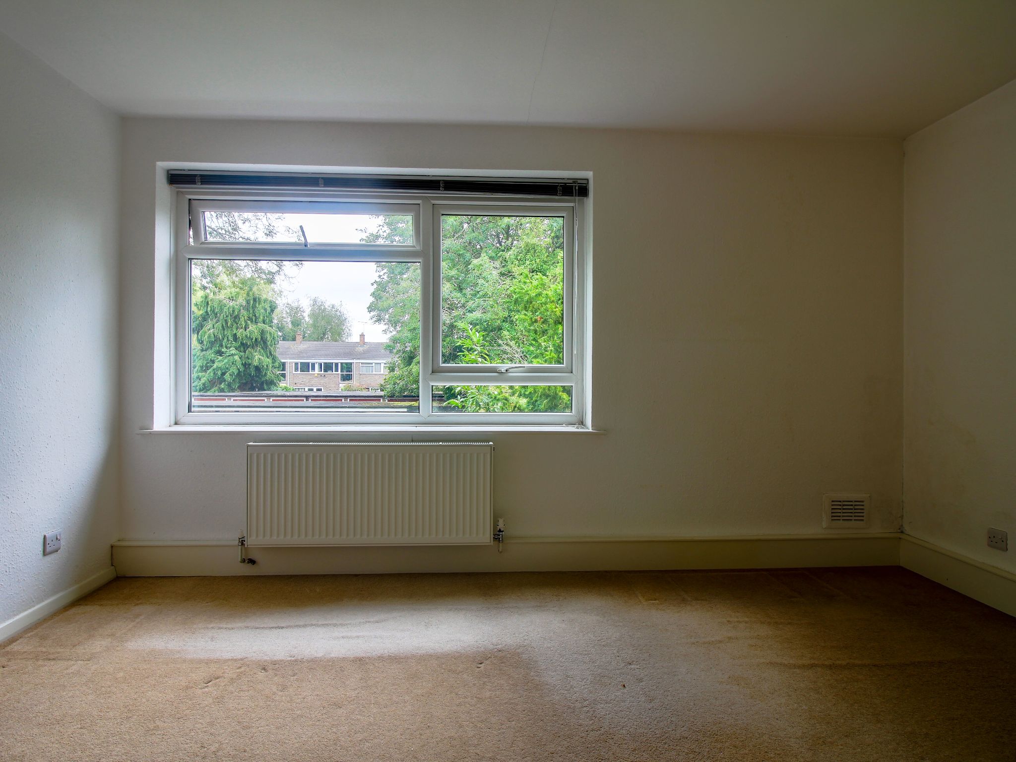 2 bedroom apartment flat/apartment SSTC in Solihull - Photograph 9.