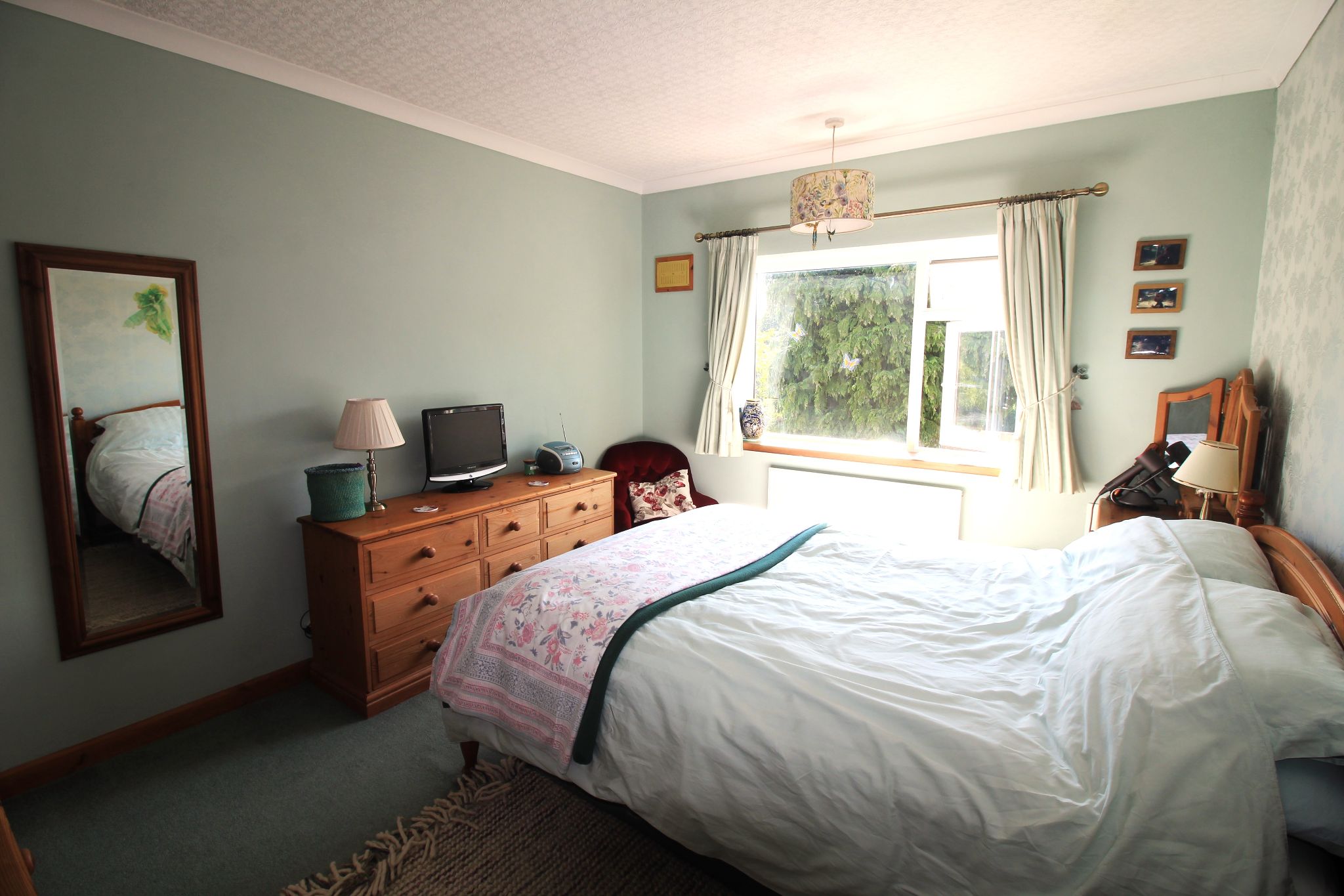 3 bedroom semi-detached house SSTC in Solihull - Photograph 9.