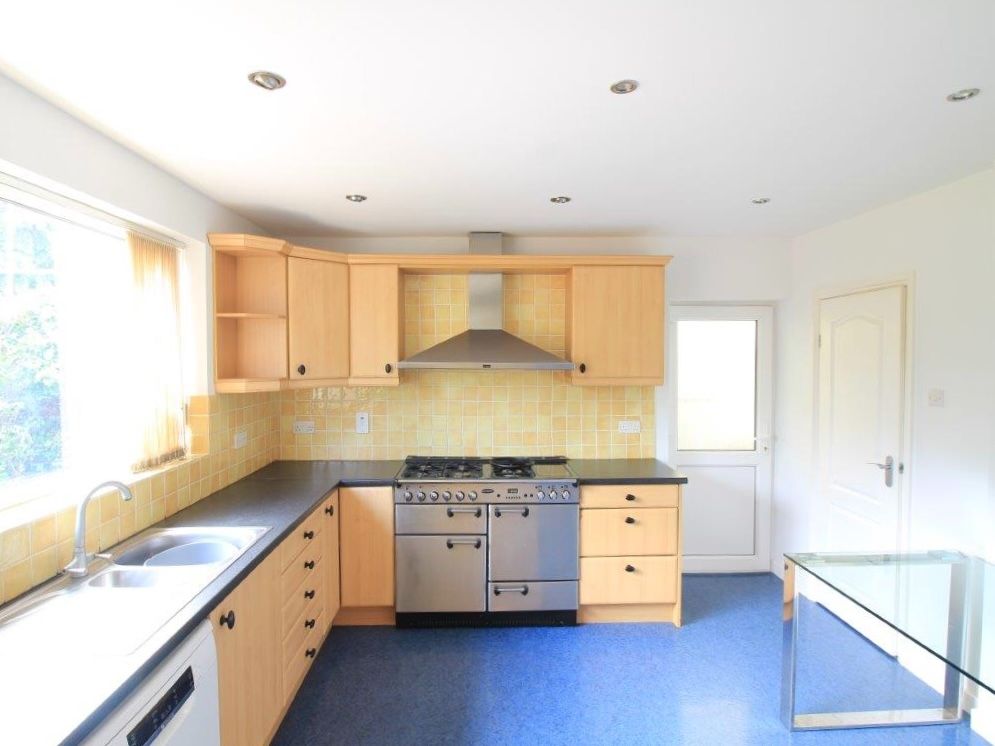 3 bedroom semi-detached house SSTC in Solihull - Photograph 5.