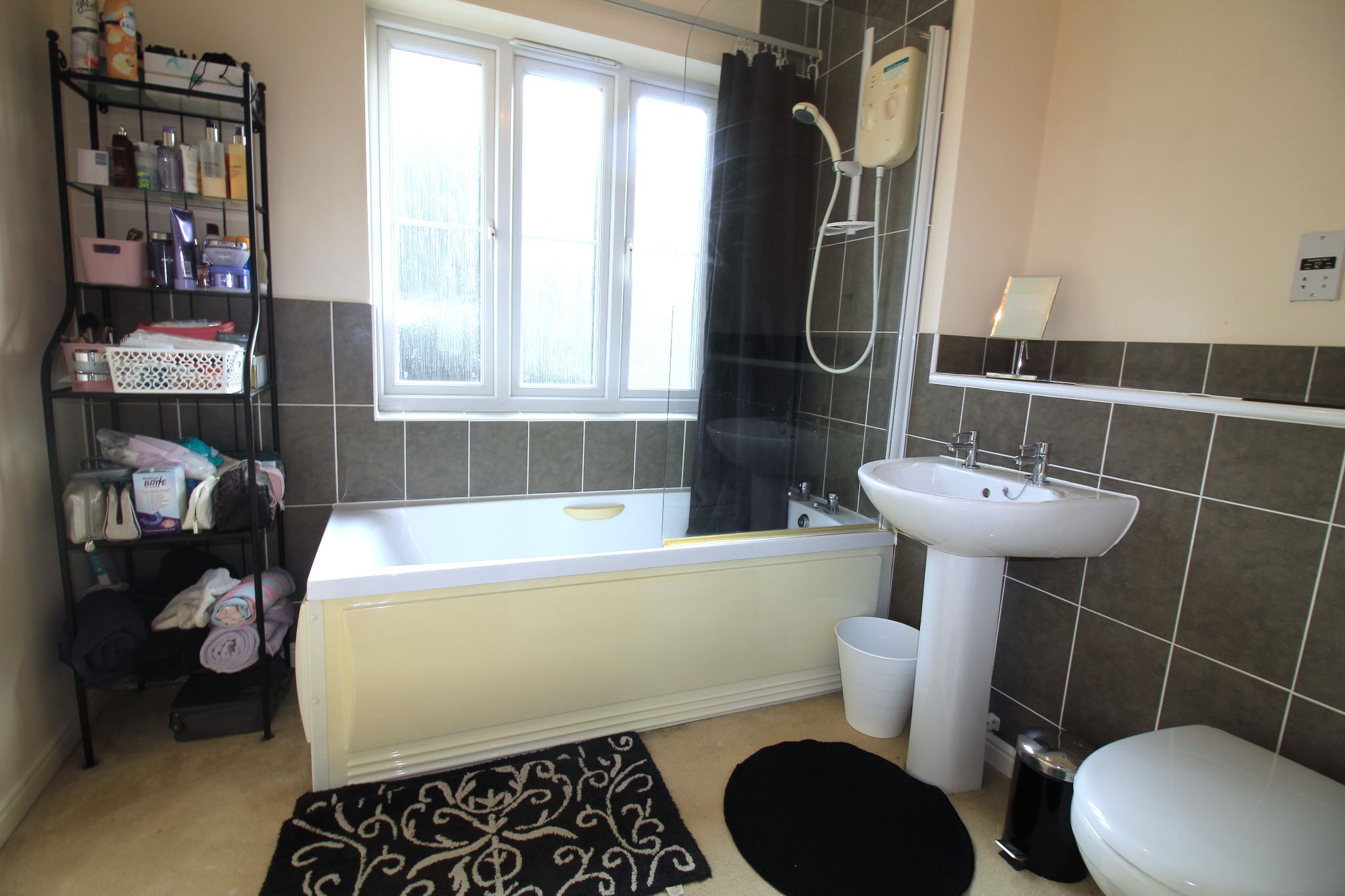 2 bedroom apartment flat/apartment SSTC in Solihull - Photograph 7.
