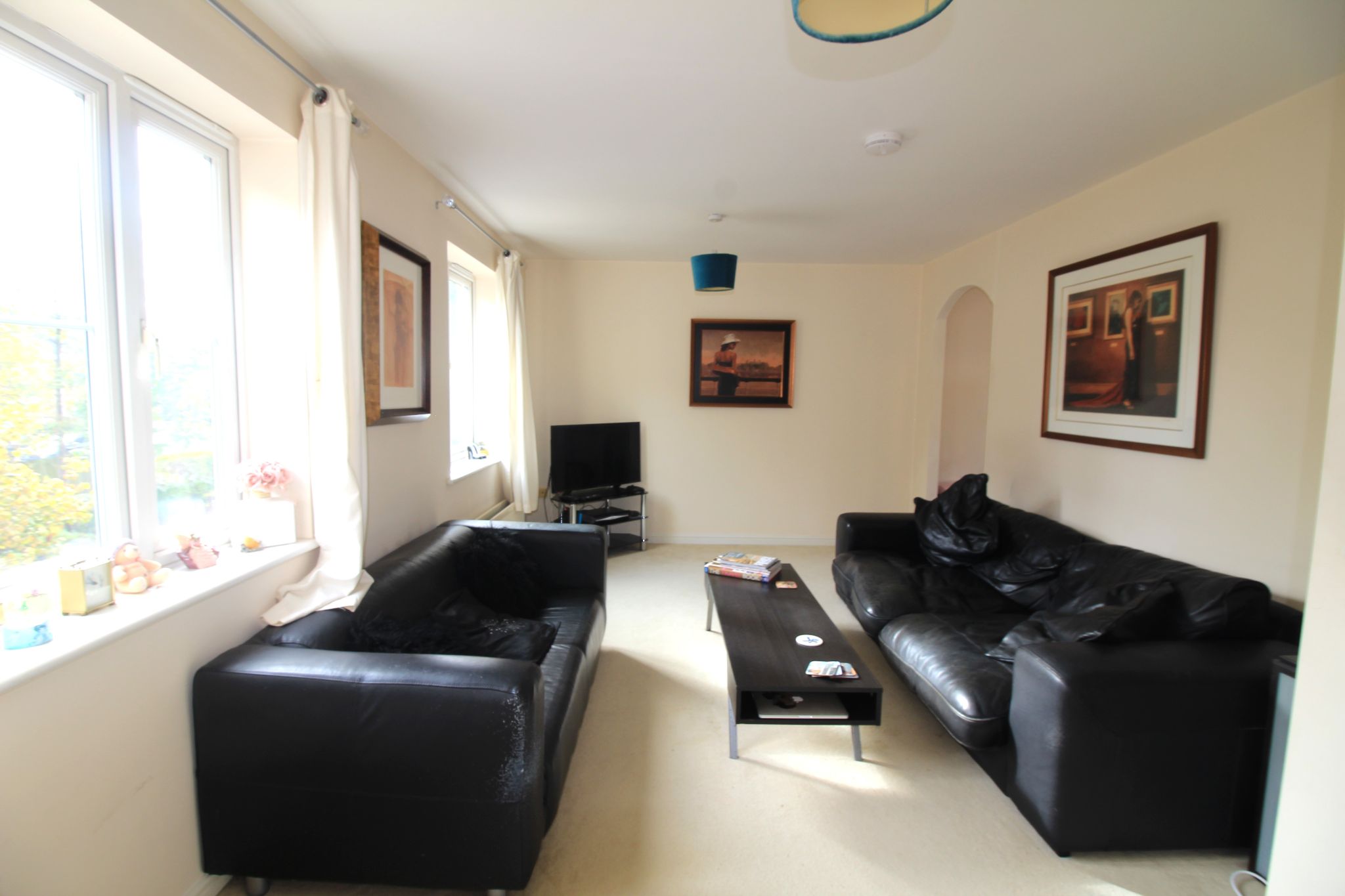2 bedroom apartment flat/apartment SSTC in Solihull - Photograph 2.