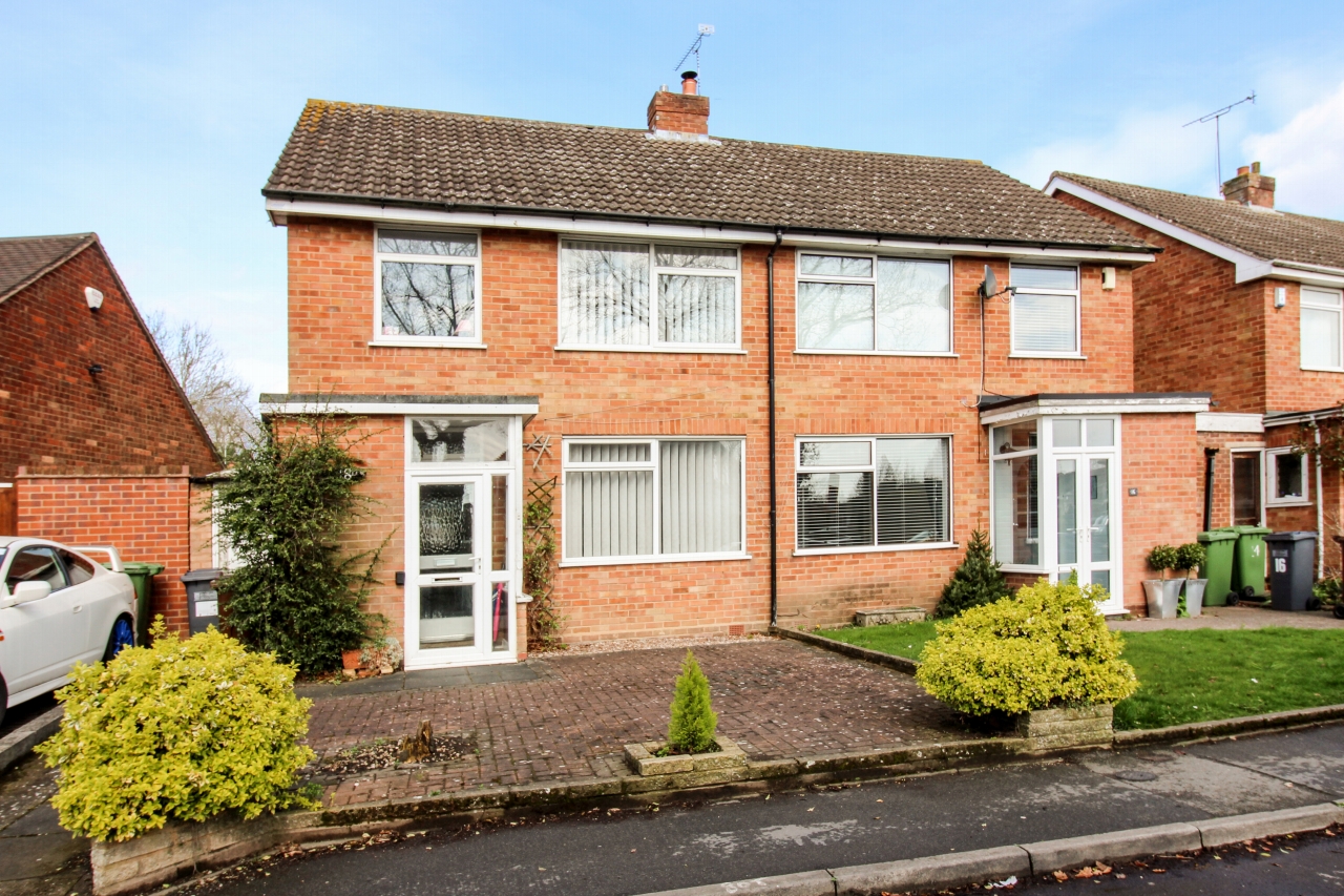 3 bedroom house SSTC in Solihull - Main Image.