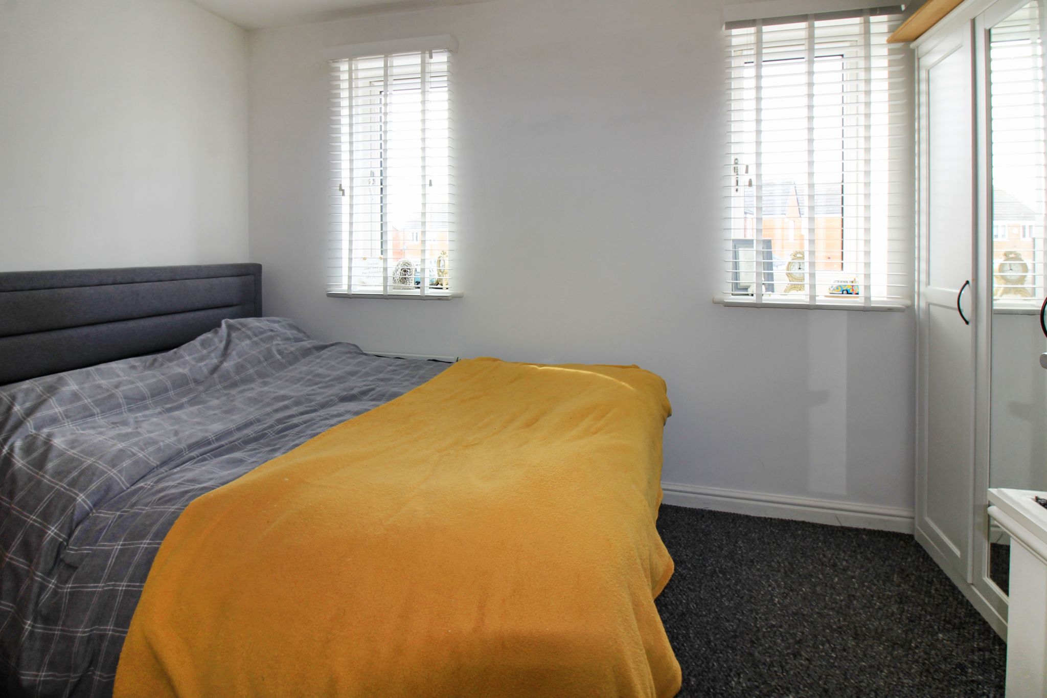 2 bedroom mid terraced house SSTC in Birmingham - Photograph 5.