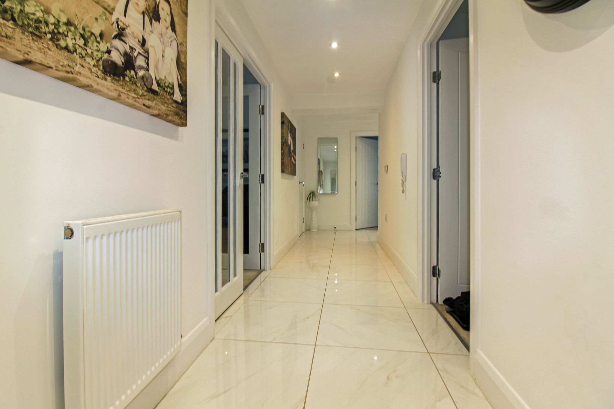 3 bedroom apartment flat/apartment SSTC in Solihull - Photograph 2.