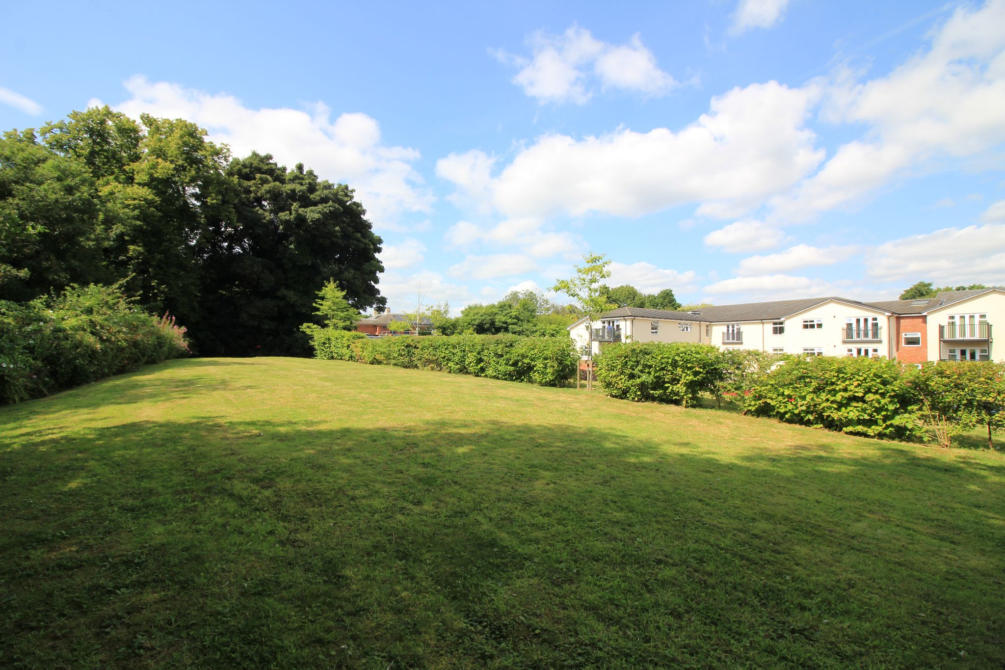 3 bedroom apartment flat/apartment SSTC in Solihull - Photograph 15.