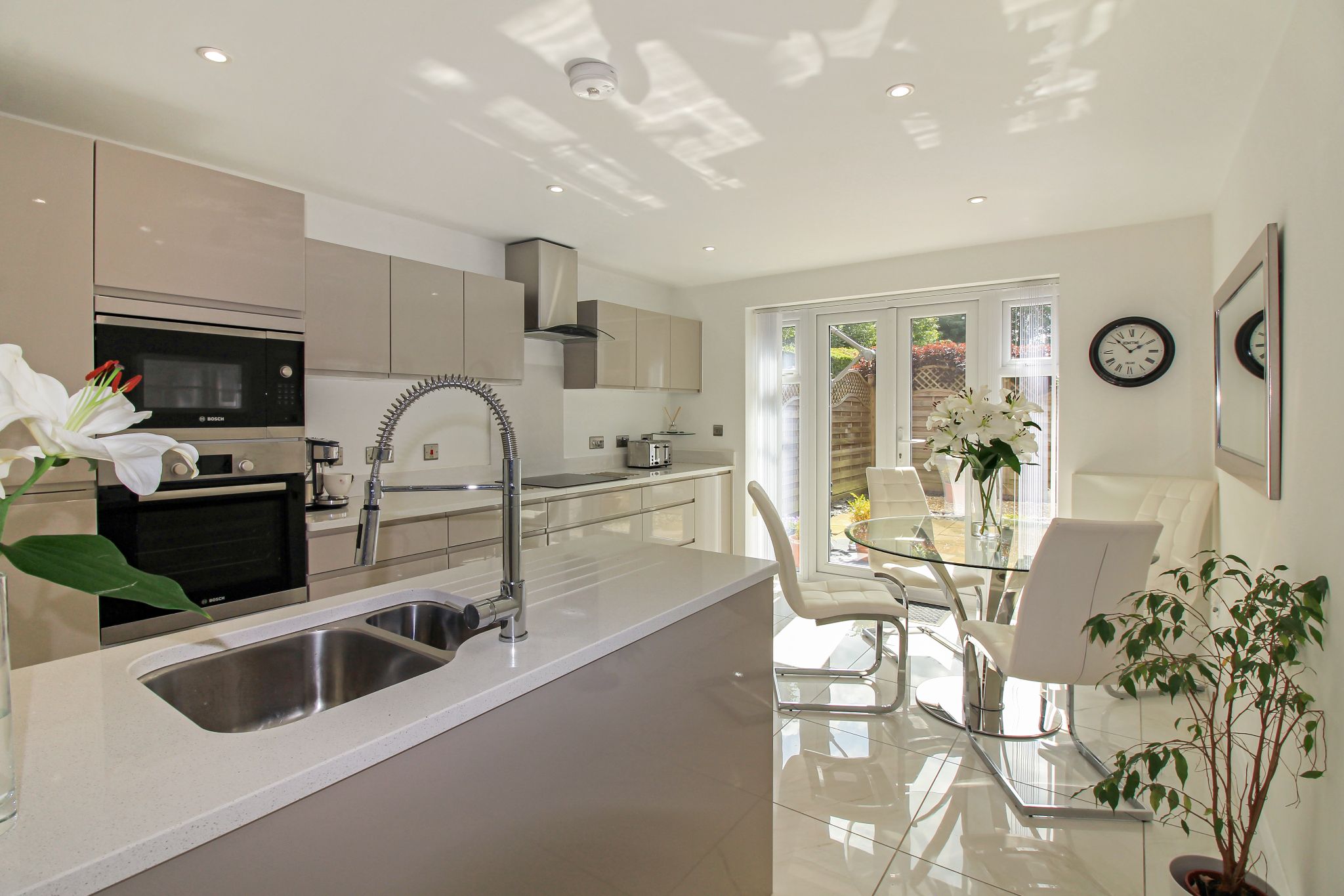 3 bedroom apartment flat/apartment SSTC in Solihull - Photograph 4.