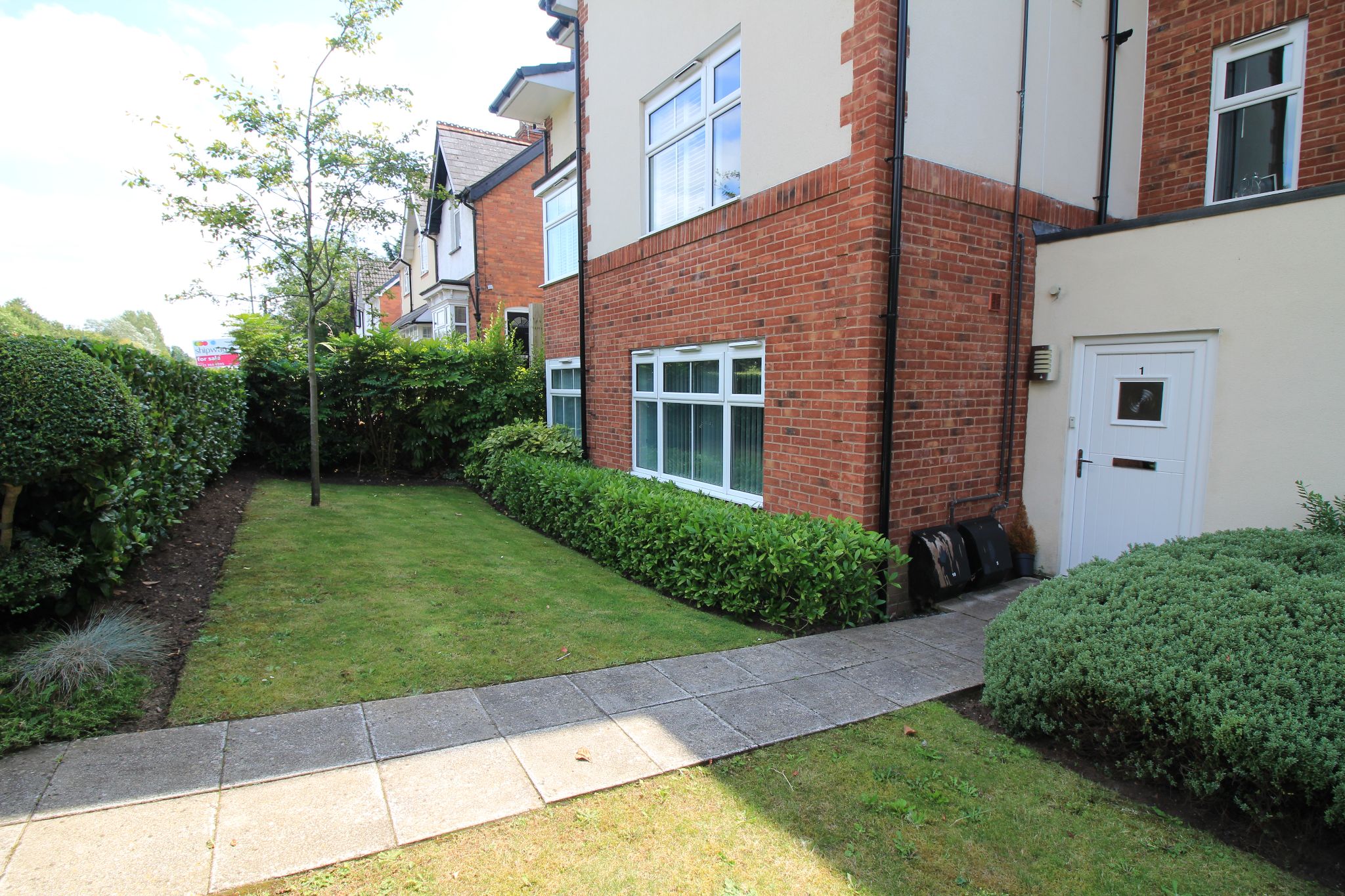 3 bedroom apartment flat/apartment SSTC in Solihull - Photograph 16.