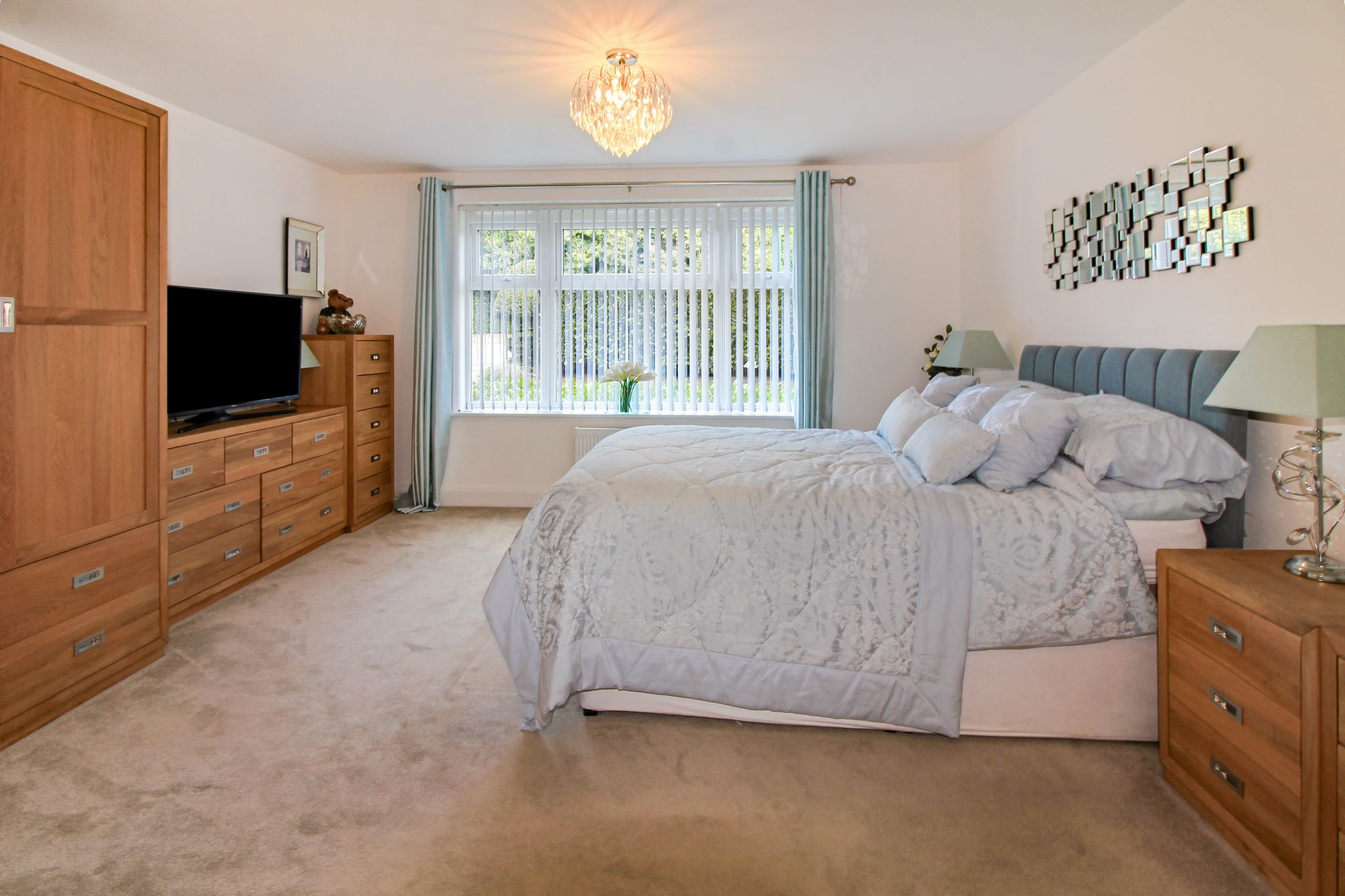 3 bedroom apartment flat/apartment SSTC in Solihull - Photograph 7.