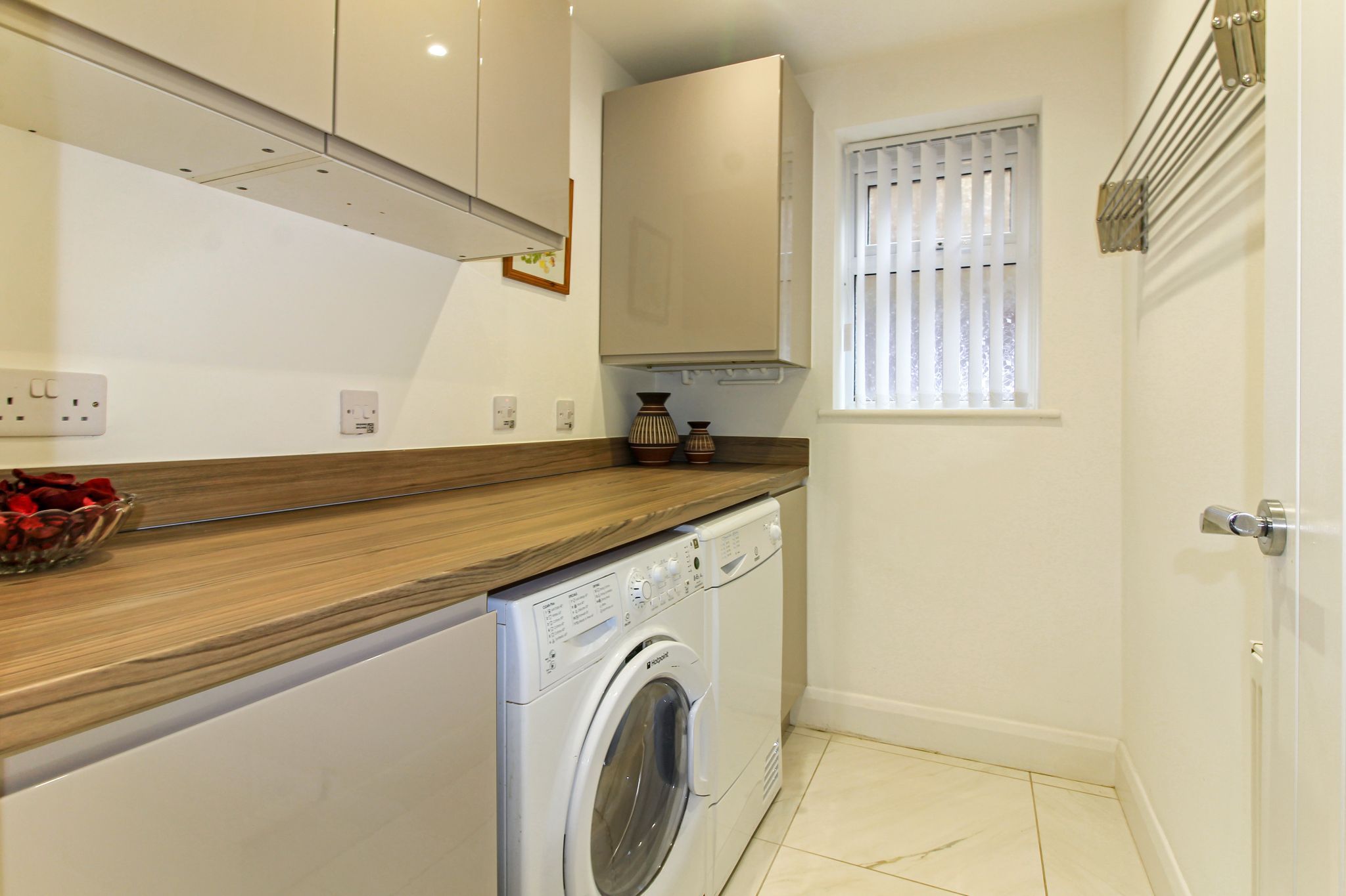 3 bedroom apartment flat/apartment SSTC in Solihull - Photograph 6.