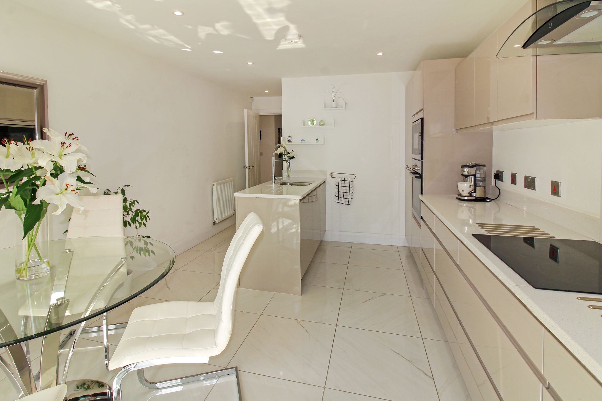 3 bedroom apartment flat/apartment SSTC in Solihull - Photograph 5.