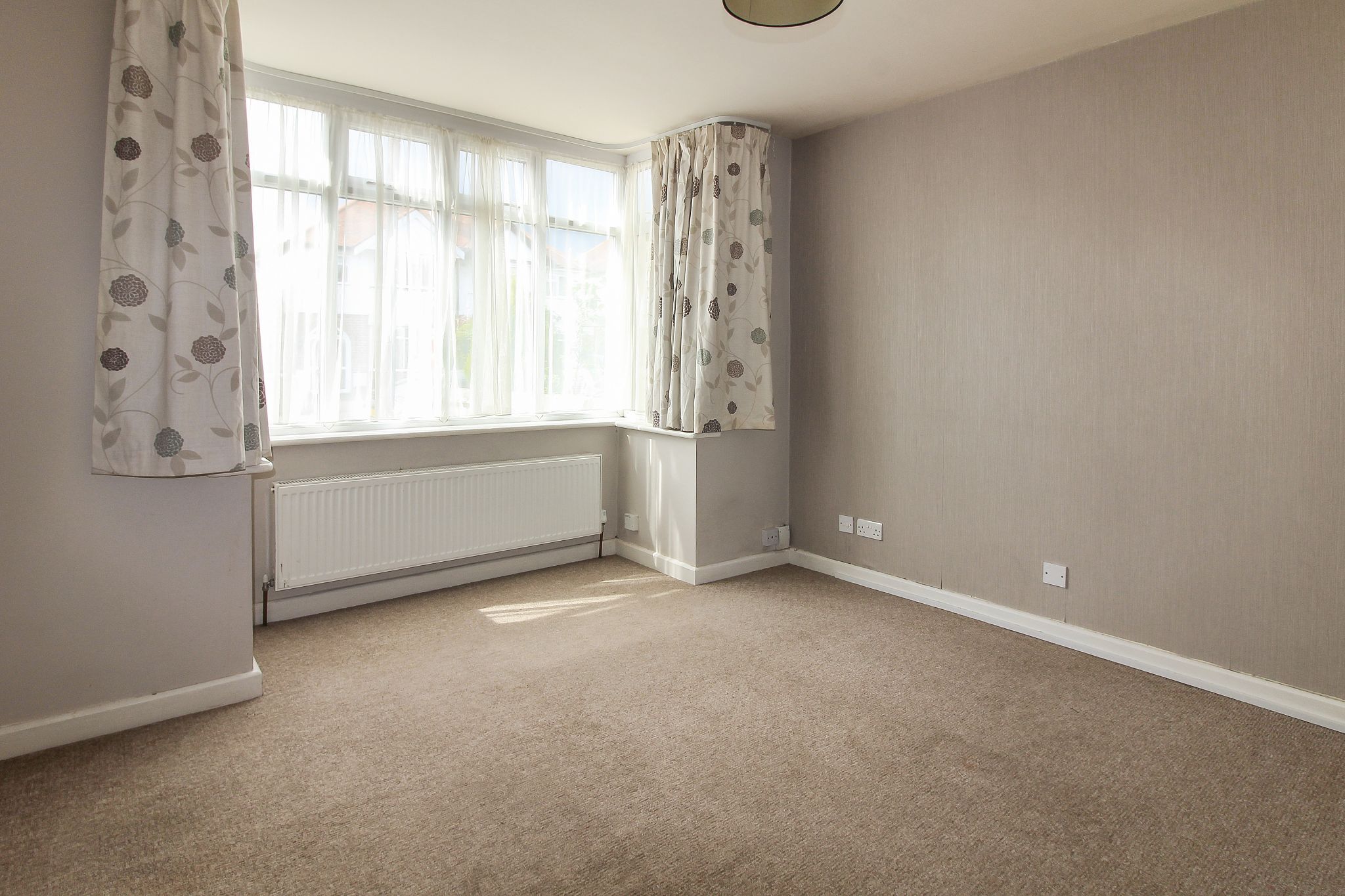 3 bedroom semi-detached house SSTC in Solihull - Photograph 7.