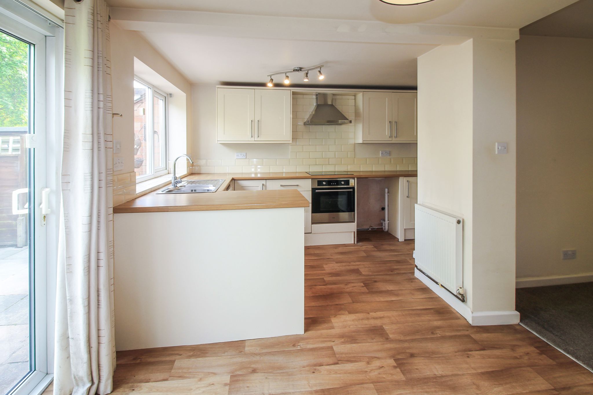 3 bedroom semi-detached house SSTC in Solihull - Photograph 4.