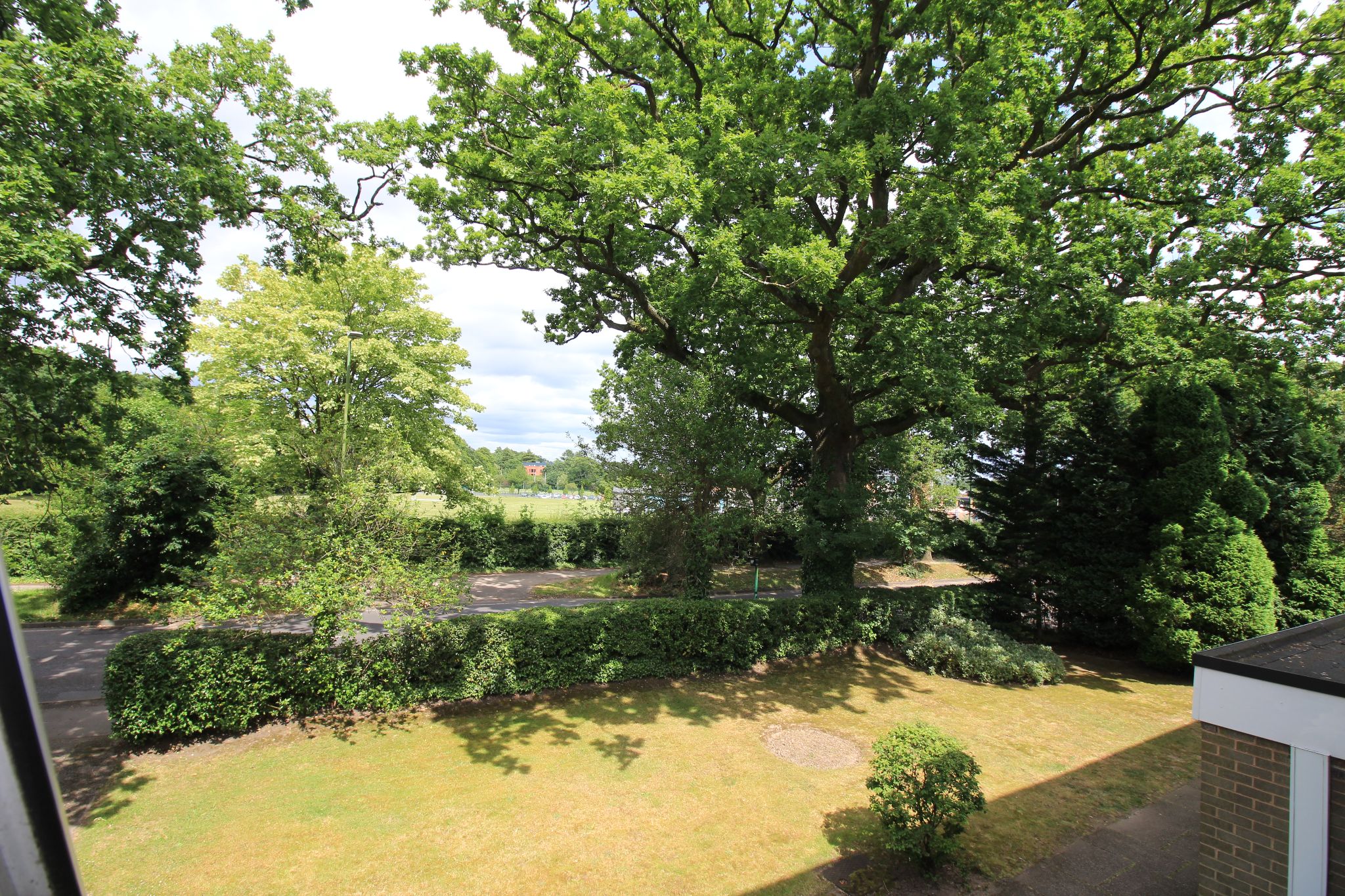 3 bedroom apartment flat/apartment SSTC in Solihull - Photograph 2.