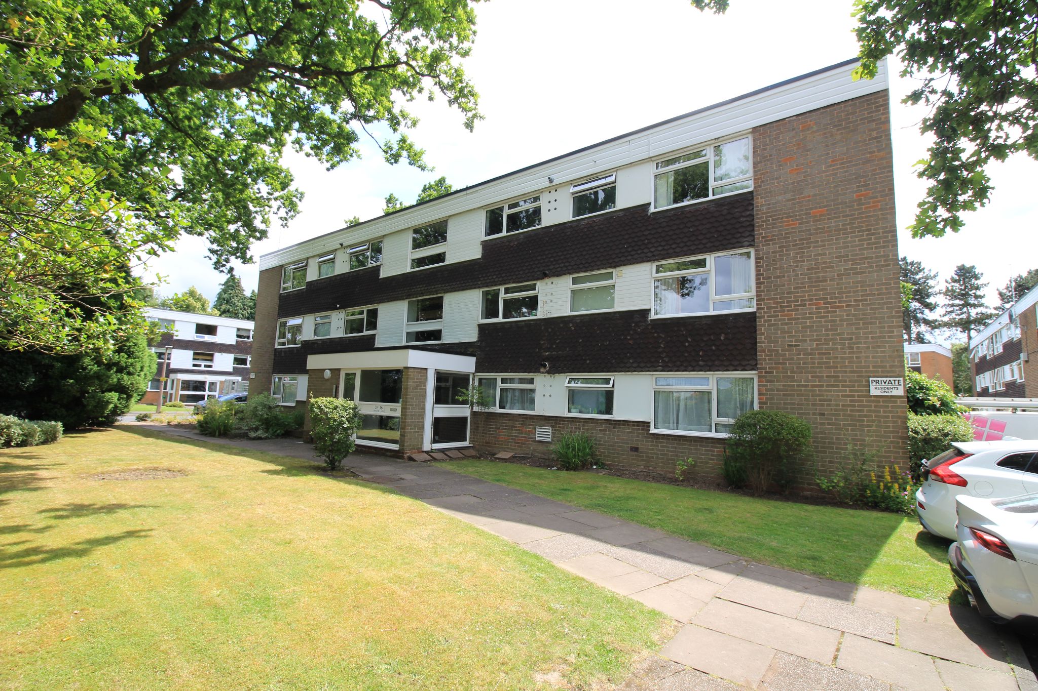 3 bedroom apartment flat/apartment SSTC in Solihull - Photograph 1.