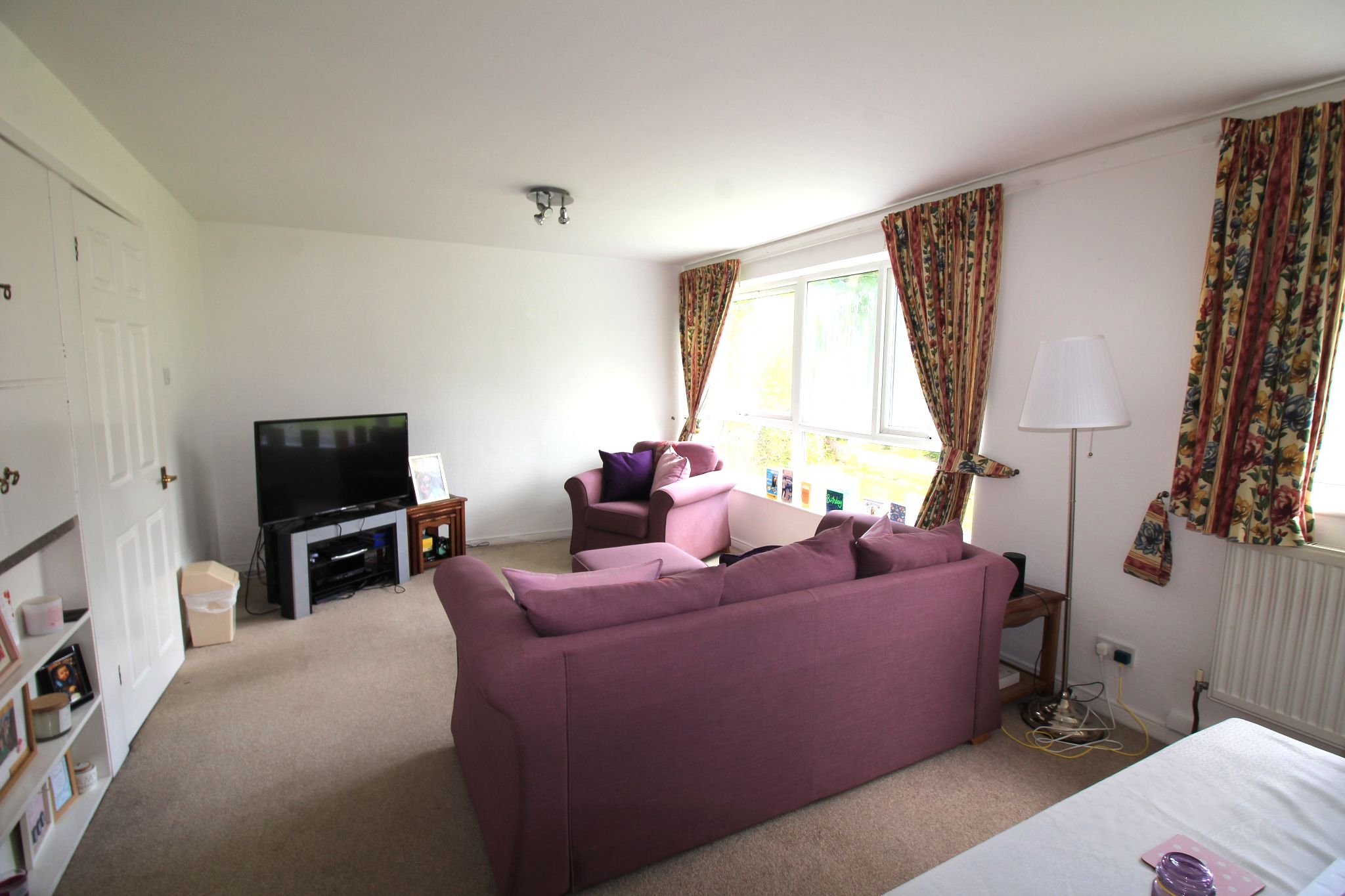 3 bedroom apartment flat/apartment SSTC in Solihull - Photograph 3.