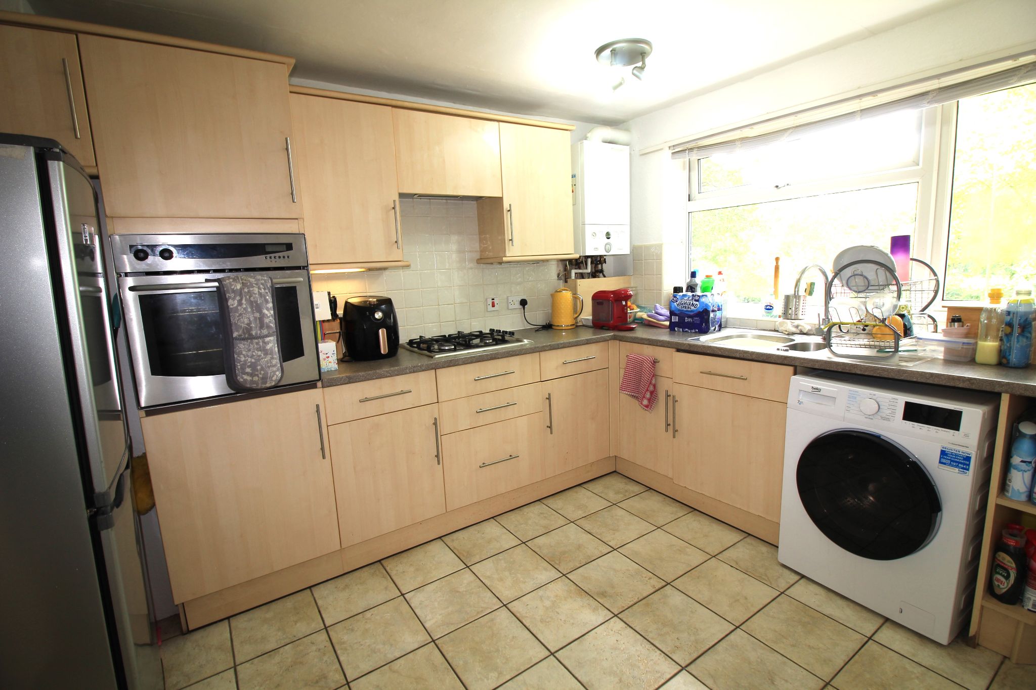 3 bedroom apartment flat/apartment SSTC in Solihull - Photograph 5.