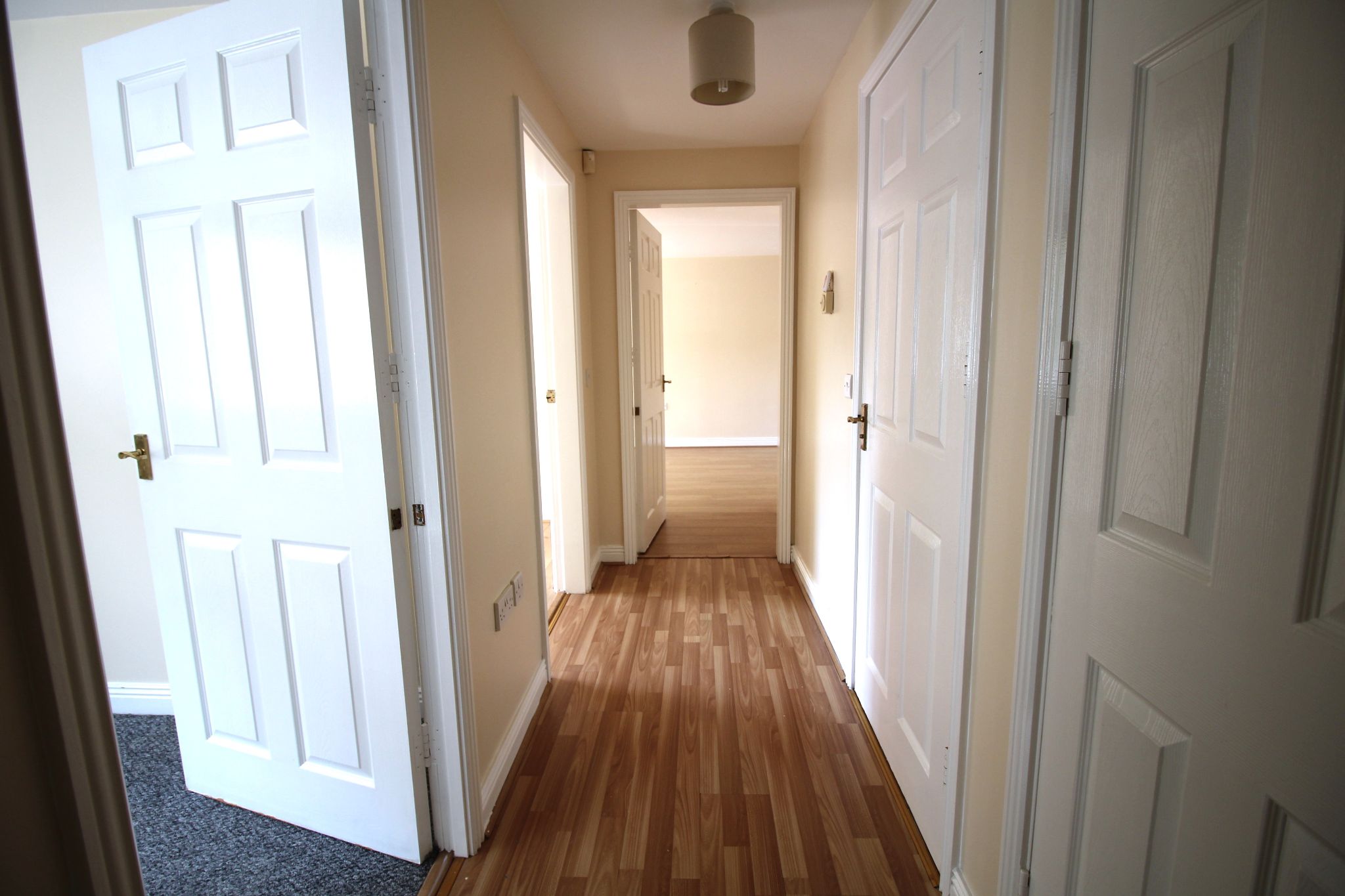 2 bedroom apartment flat/apartment To Let in Solihull - Photograph 8.