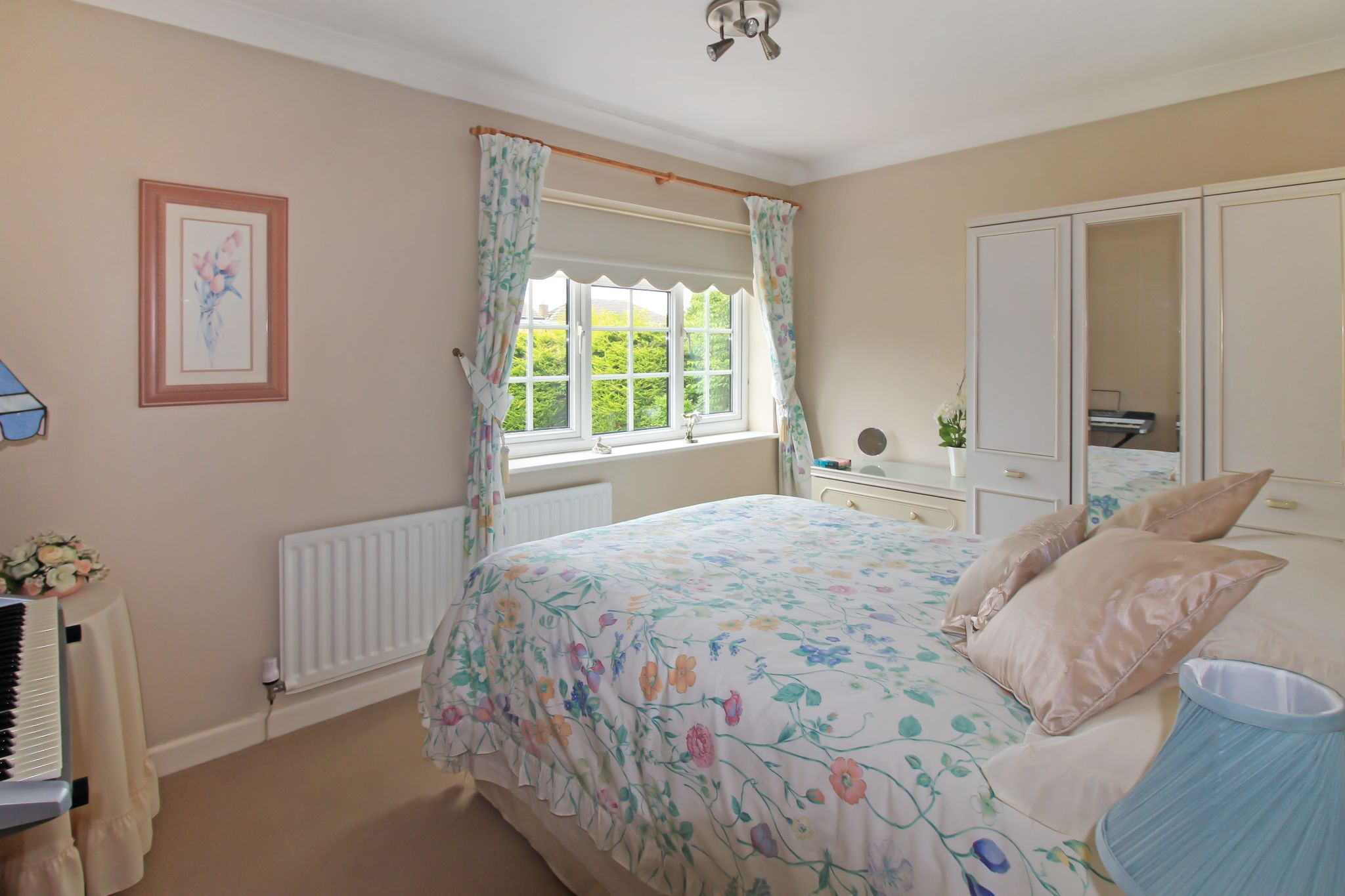 4 bedroom detached house SSTC in Solihull - Photograph 10.