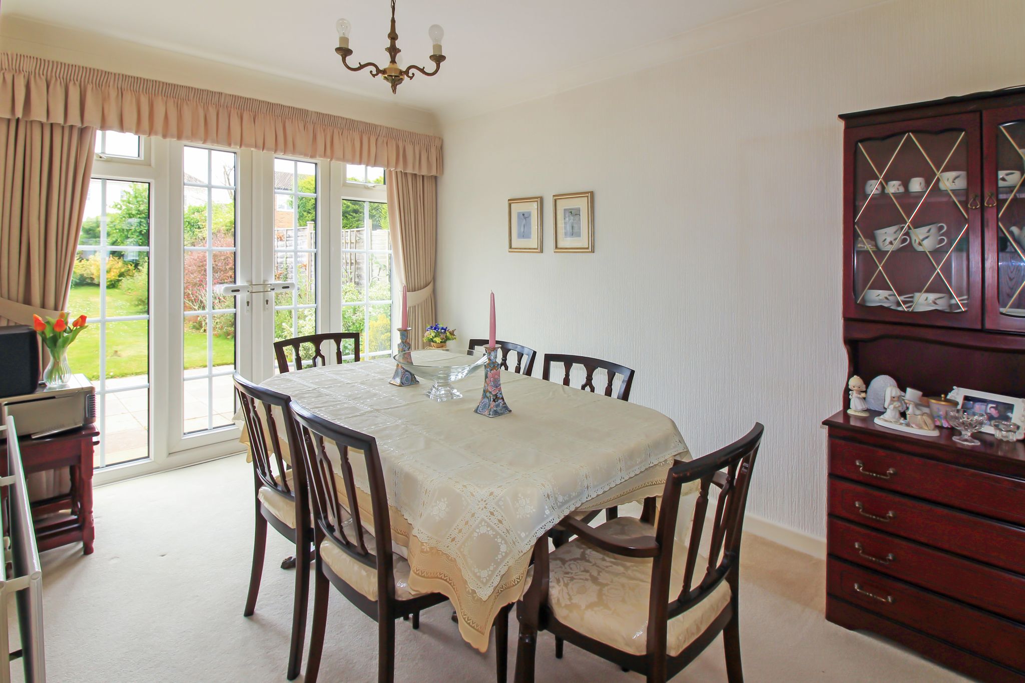 4 bedroom detached house SSTC in Solihull - Photograph 5.