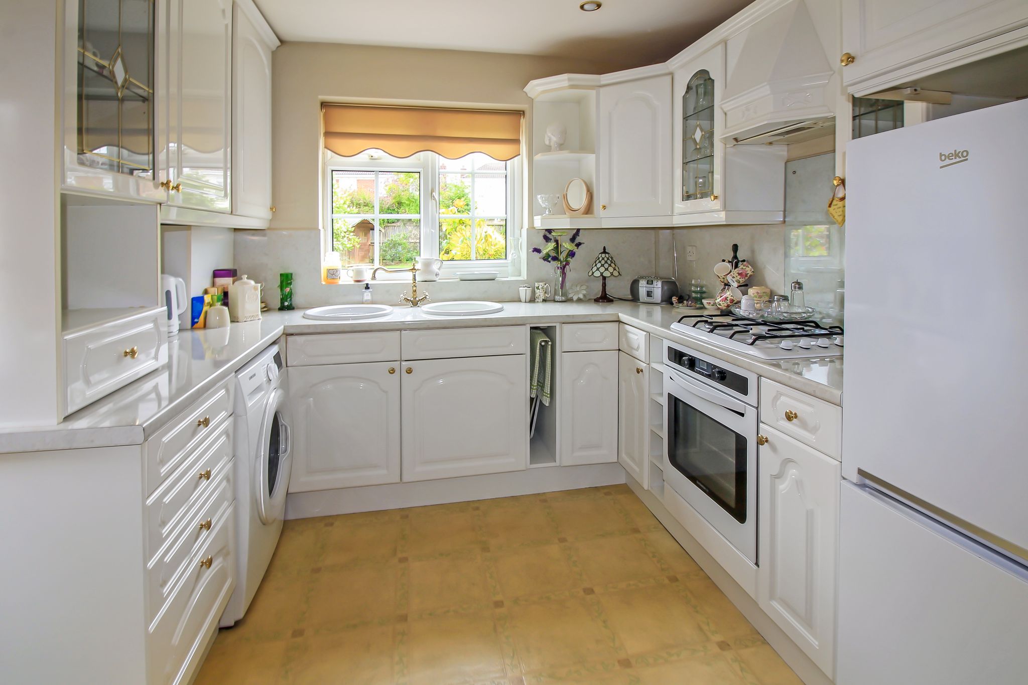 4 bedroom detached house SSTC in Solihull - Photograph 4.