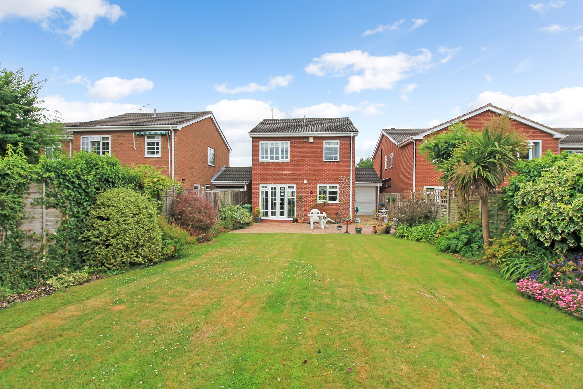 4 bedroom detached house SSTC in Solihull - Photograph 7.