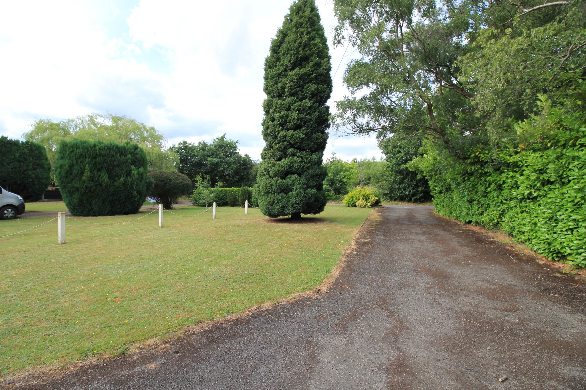 3 bedroom detached bungalow SSTC in Birmingham - Photograph 2.