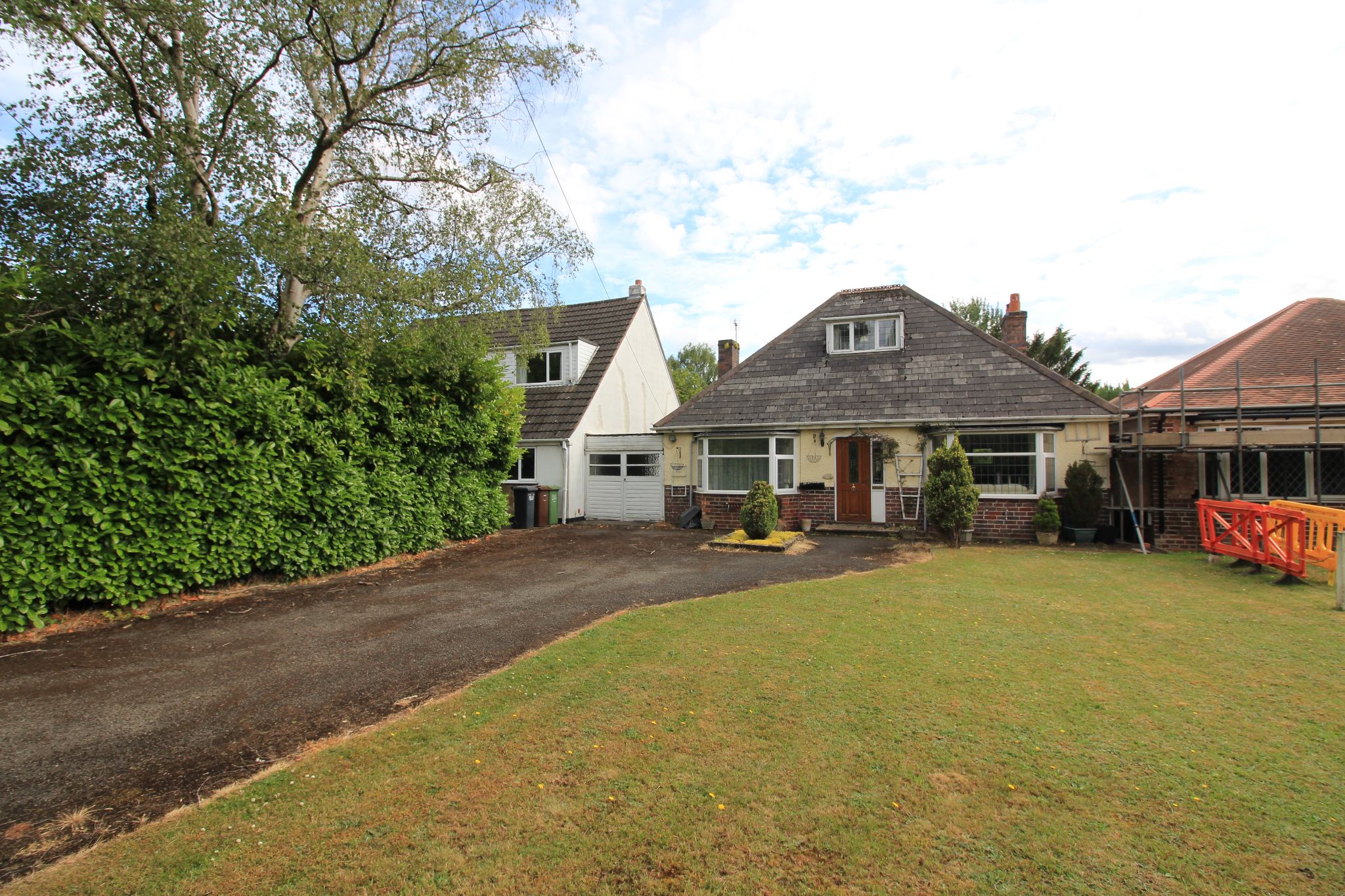 3 bedroom detached bungalow SSTC in Birmingham - Photograph 1.