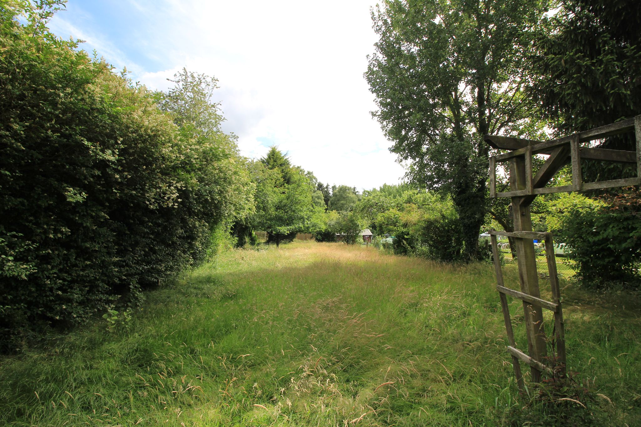 3 bedroom detached bungalow SSTC in Birmingham - Photograph 4.
