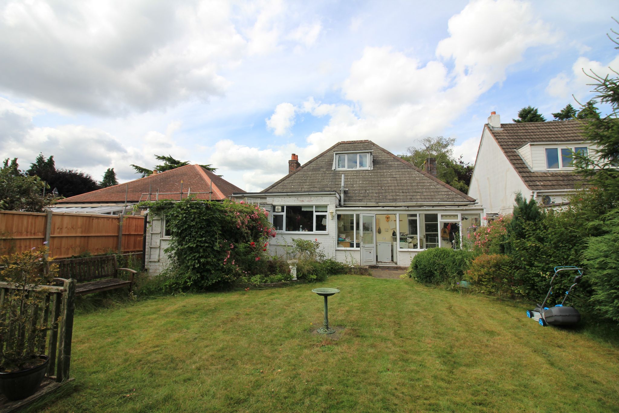 3 bedroom detached bungalow SSTC in Birmingham - Photograph 5.