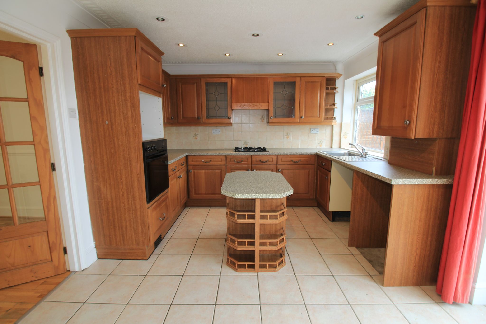 3 bedroom mid terraced house SSTC in Solihull - Photograph 4.
