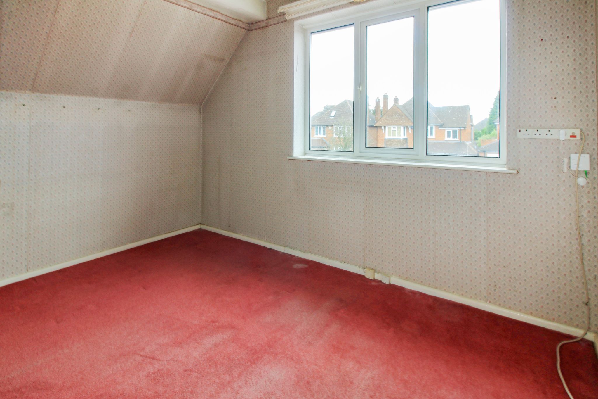 3 bedroom detached house SSTC in Solihull - Photograph 9.