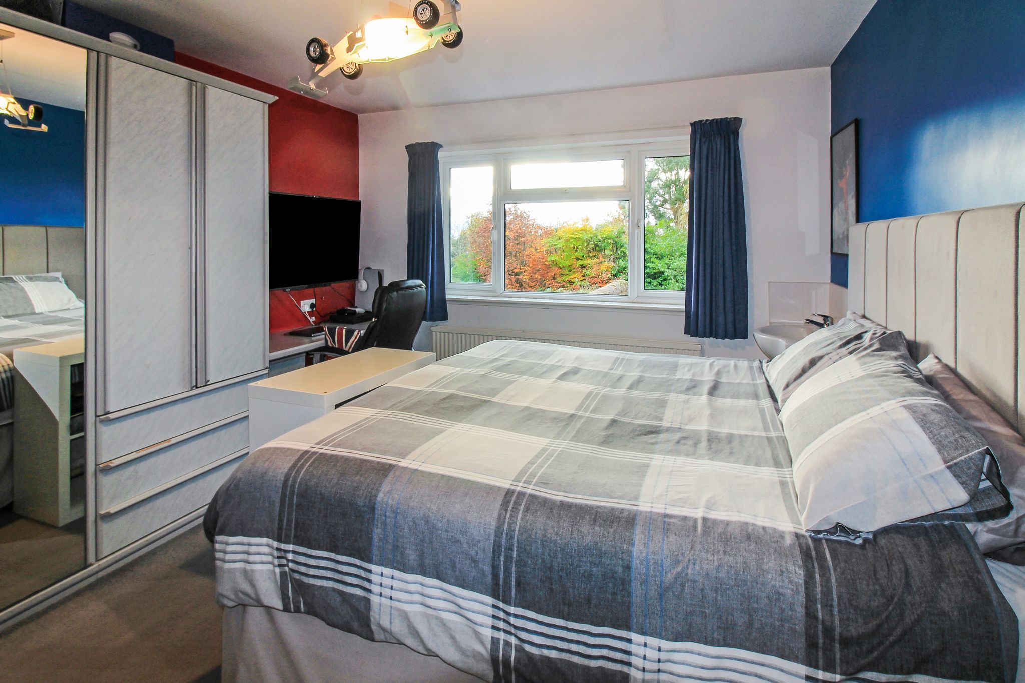 4 bedroom detached house For Sale in Solihull - Photograph 9.