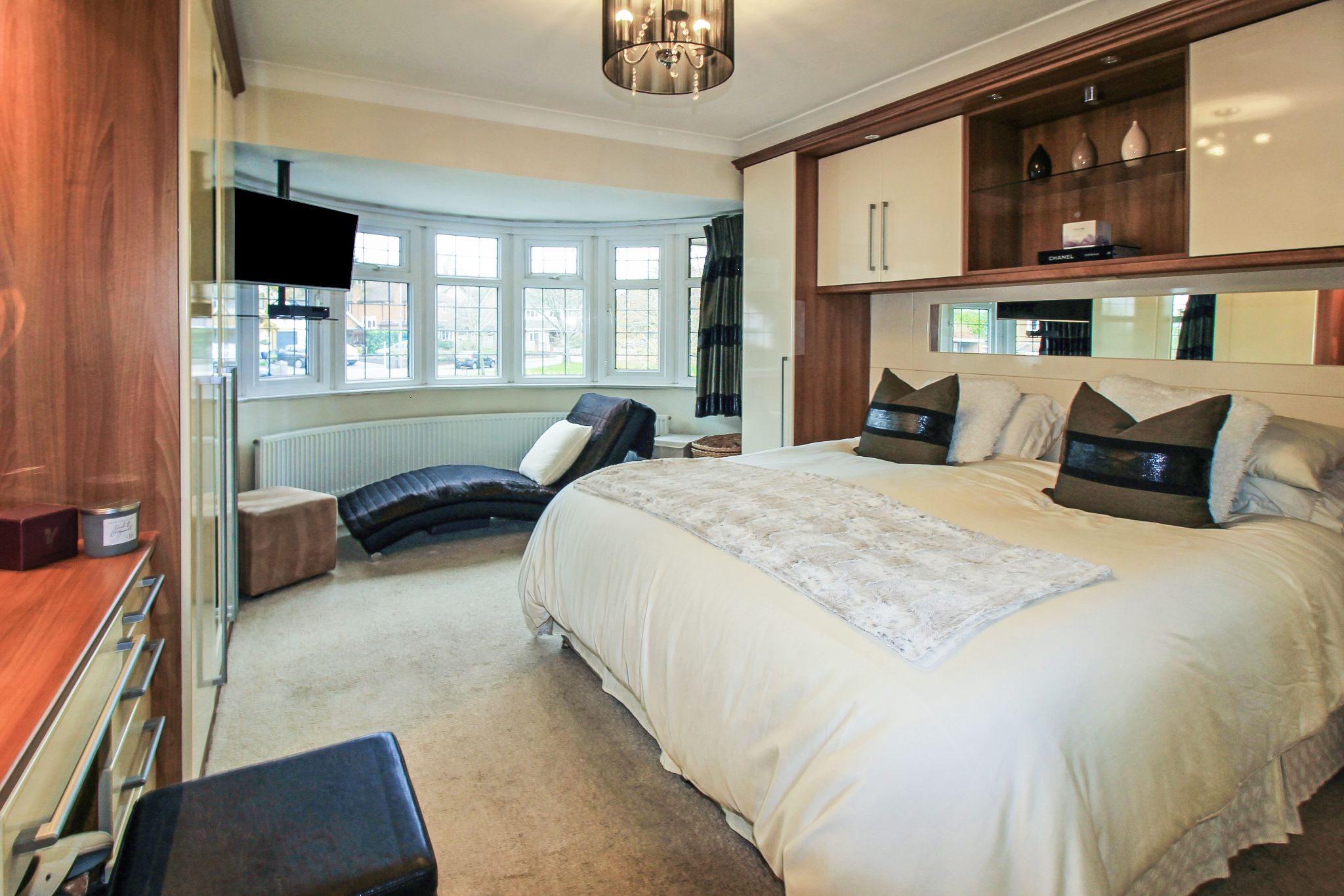4 bedroom detached house For Sale in Solihull - Photograph 8.