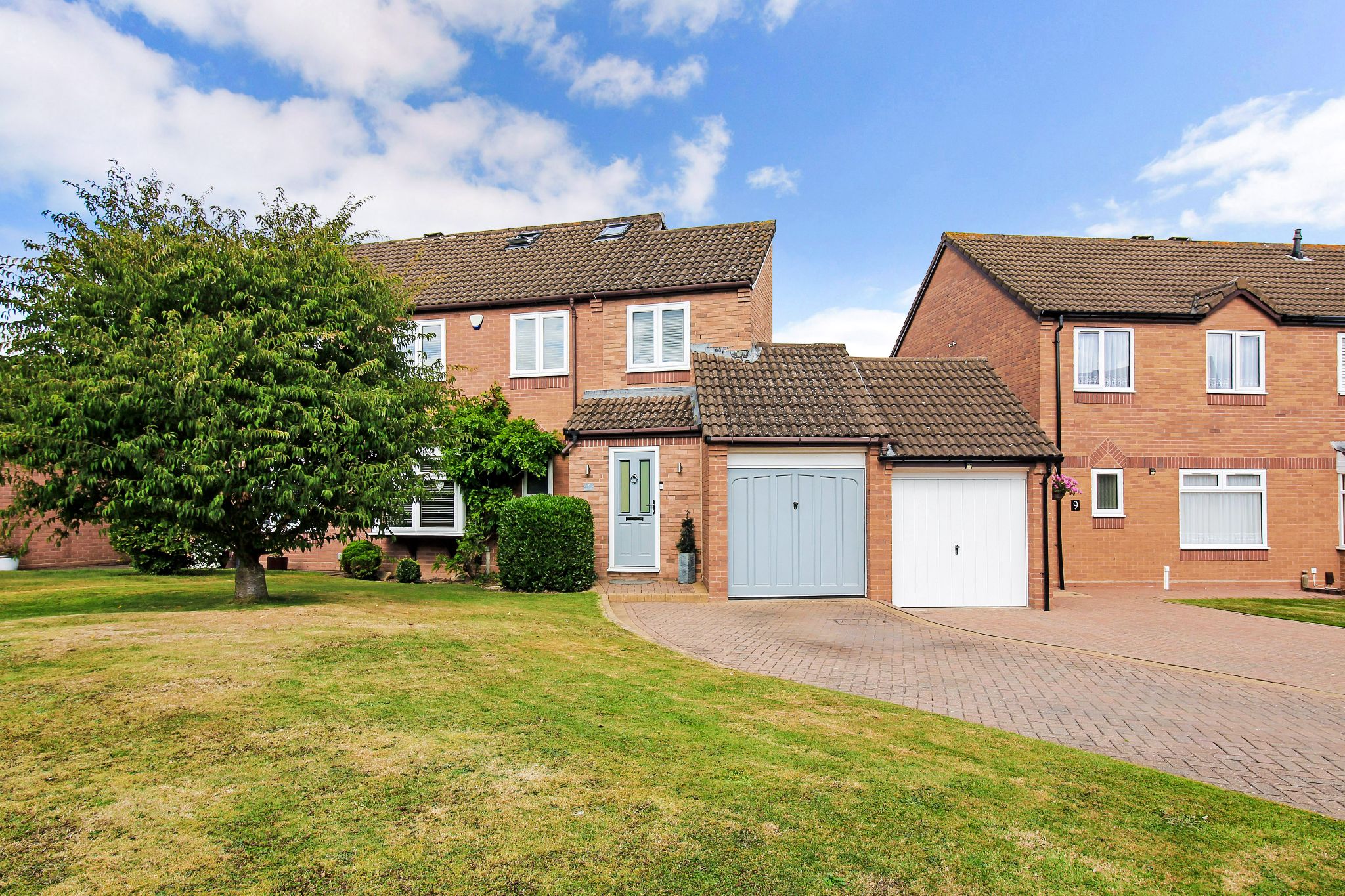4 bedroom semi-detached house SSTC in Solihull - Front.