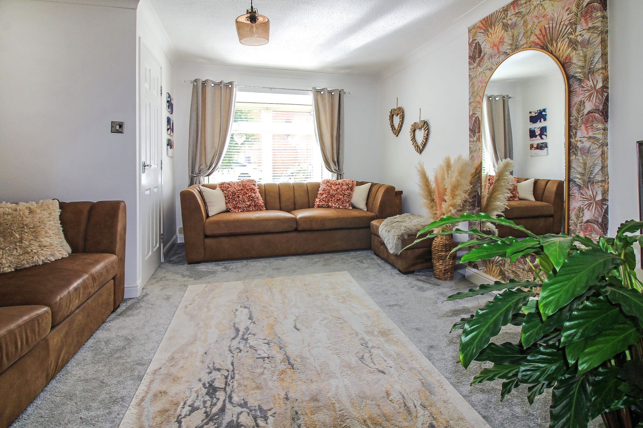 4 bedroom semi-detached house SSTC in Solihull - Lounge.