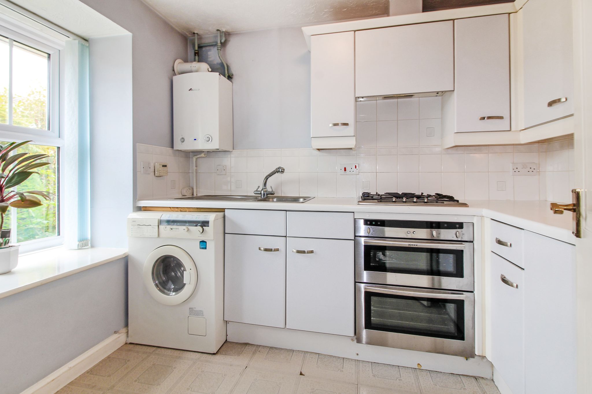 2 bedroom end terraced house SSTC in Solihull - Photograph 2.