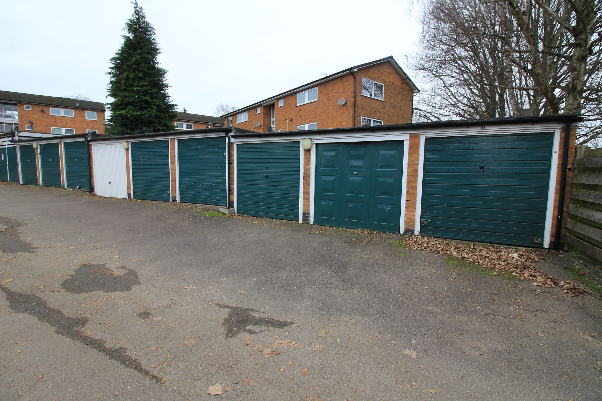 2 bedroom apartment flat/apartment SSTC in Solihull - Photograph 8.