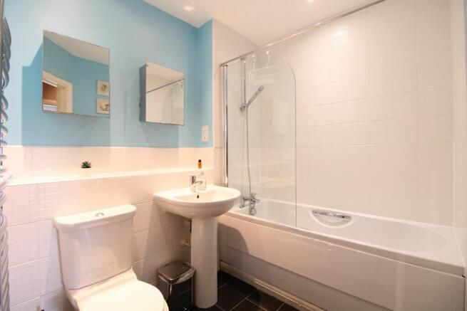 2 bedroom apartment flat/apartment For Sale in Solihull - Photograph 10.