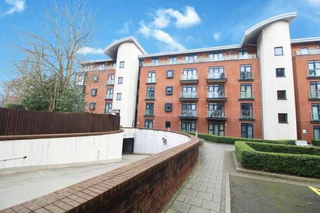 2 bedroom apartment flat/apartment For Sale in Solihull - Photograph 1.
