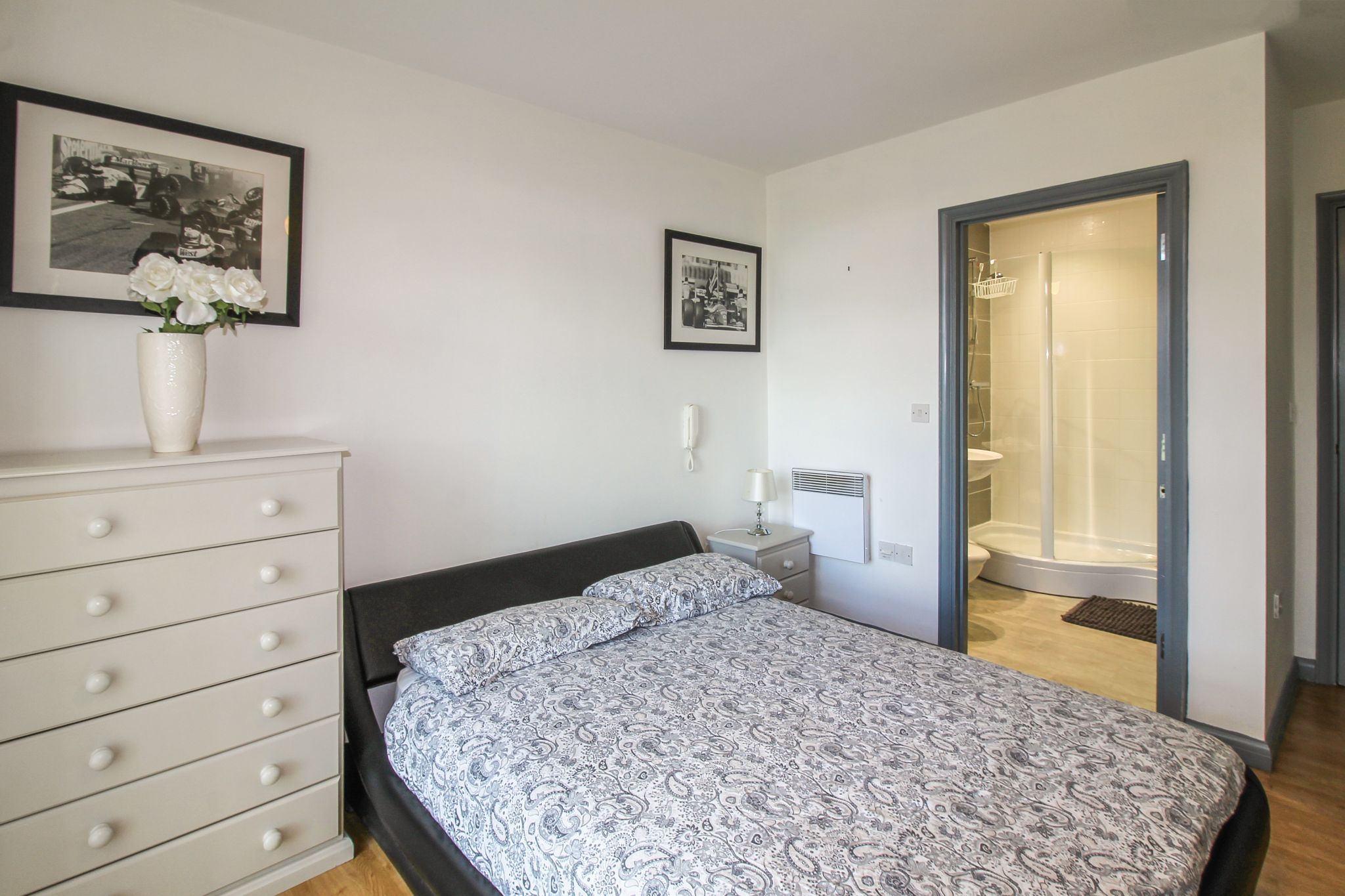 2 bedroom apartment flat/apartment For Sale in Solihull - Photograph 9.
